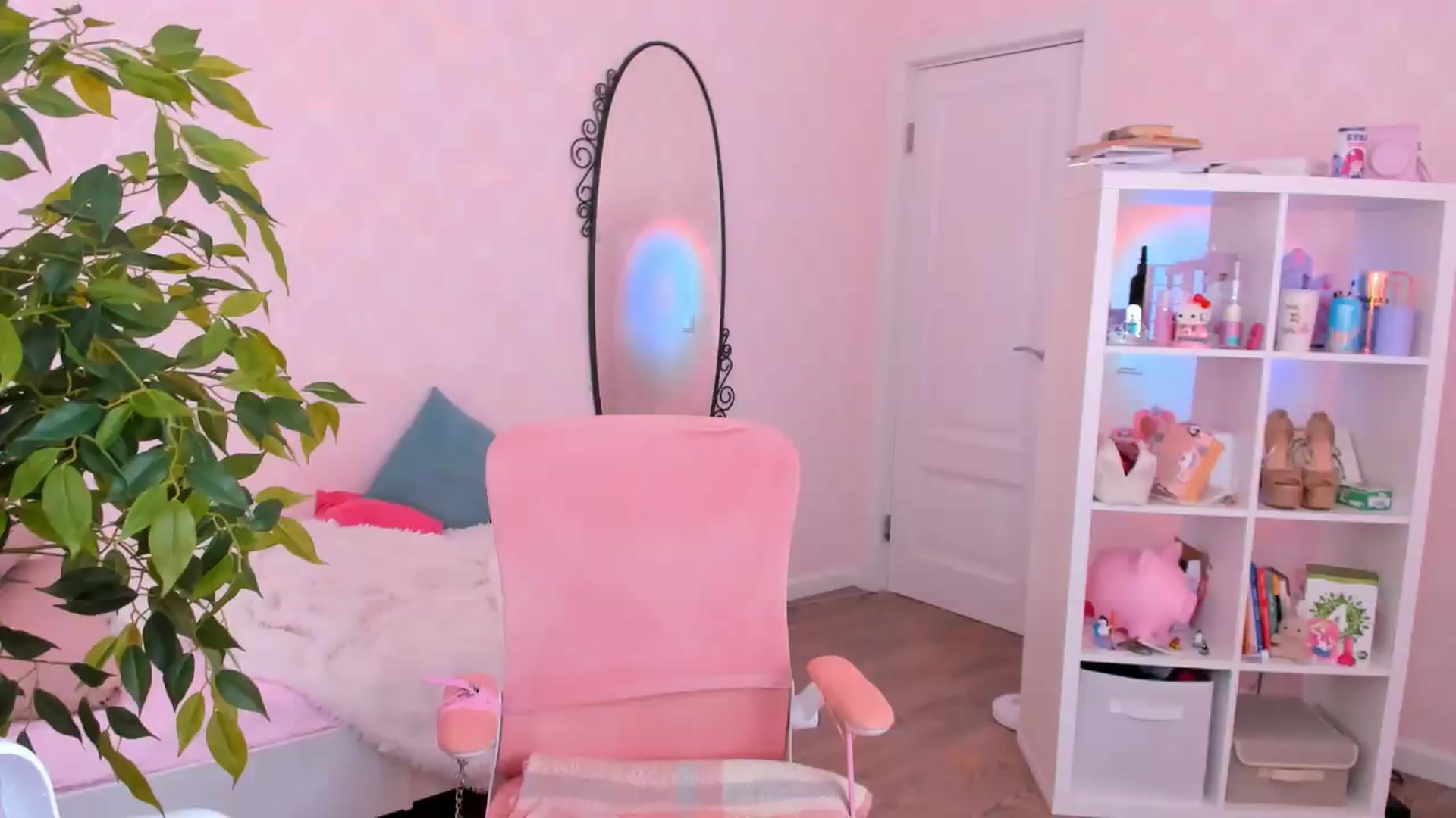 Gallery image thumbnail from Alice_Chery's myfreecams stream on, 08/06/2026, 07:29 image 20 of 20