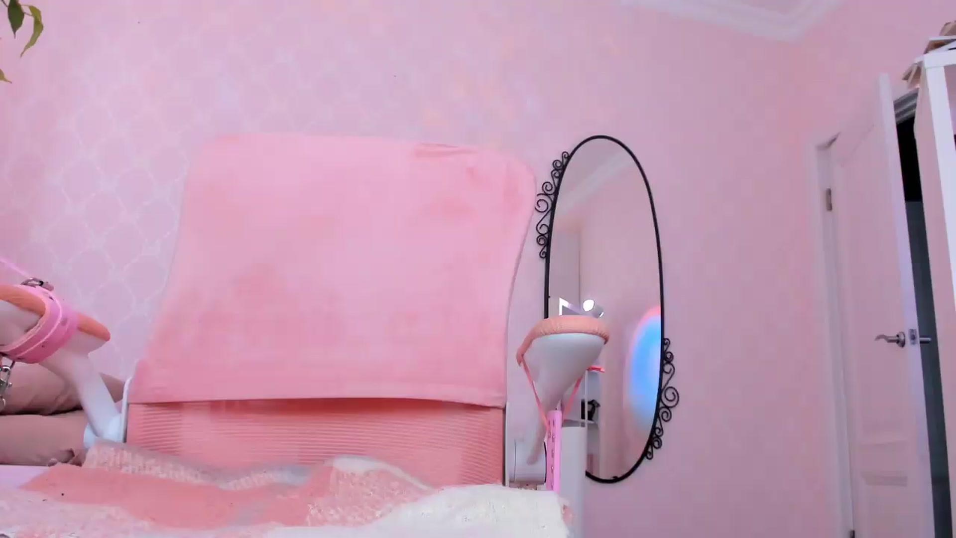 Gallery image thumbnail from Alice_Chery's myfreecams stream on, 08/06/2026, 07:29 image 11 of 20