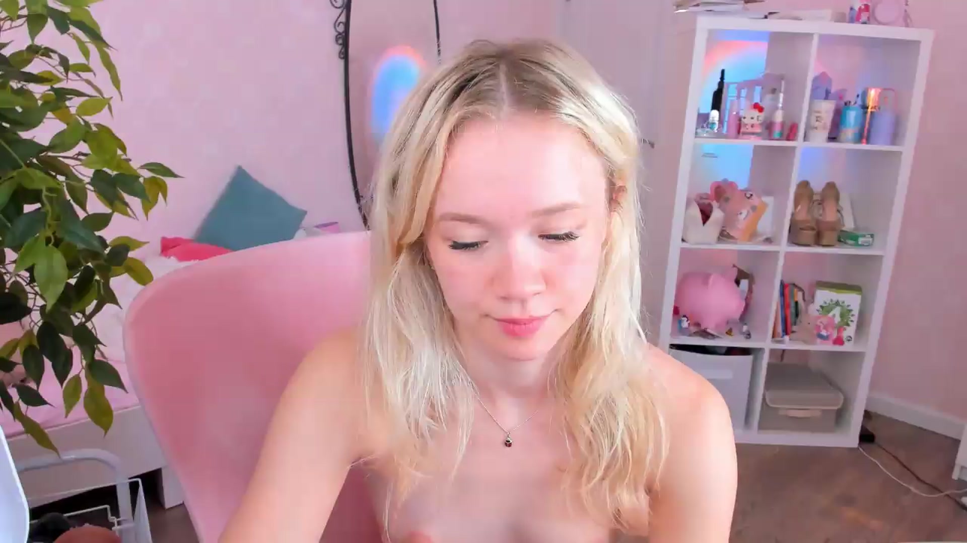 Gallery image thumbnail from Alice_Chery's myfreecams stream on, 08/06/2026, 07:29 image 15 of 20
