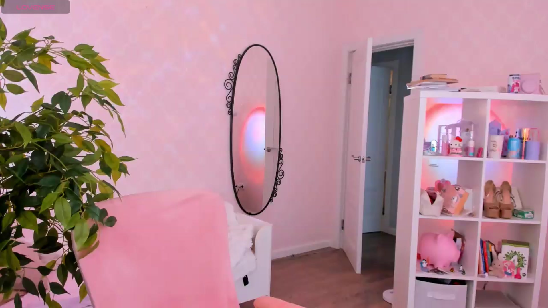 Gallery image thumbnail from Alice_Chery's myfreecams stream on, 08/08/2026, 07:26 image 9 of 20