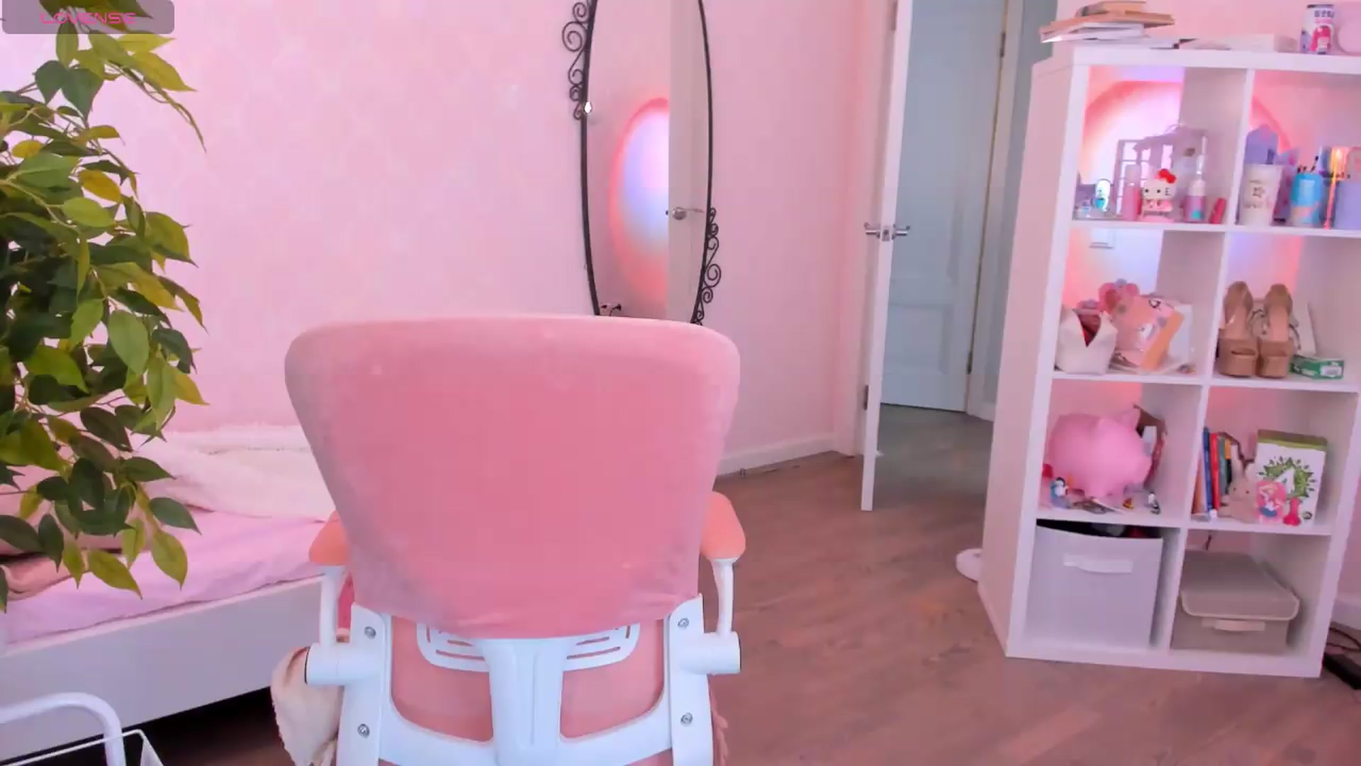 Gallery image thumbnail from Alice_Chery's myfreecams stream on, 08/08/2026, 07:26 image 16 of 20