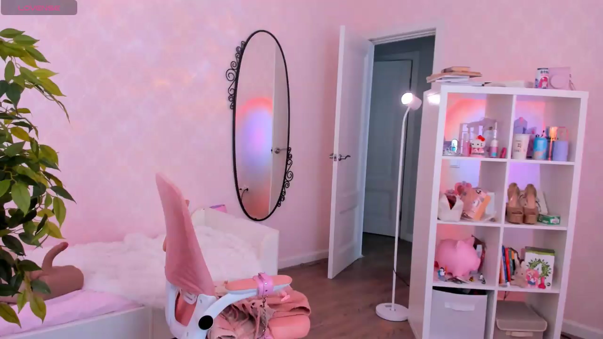 Gallery image thumbnail from Alice_Chery's myfreecams stream on, 08/08/2026, 08:05 image 3 of 20