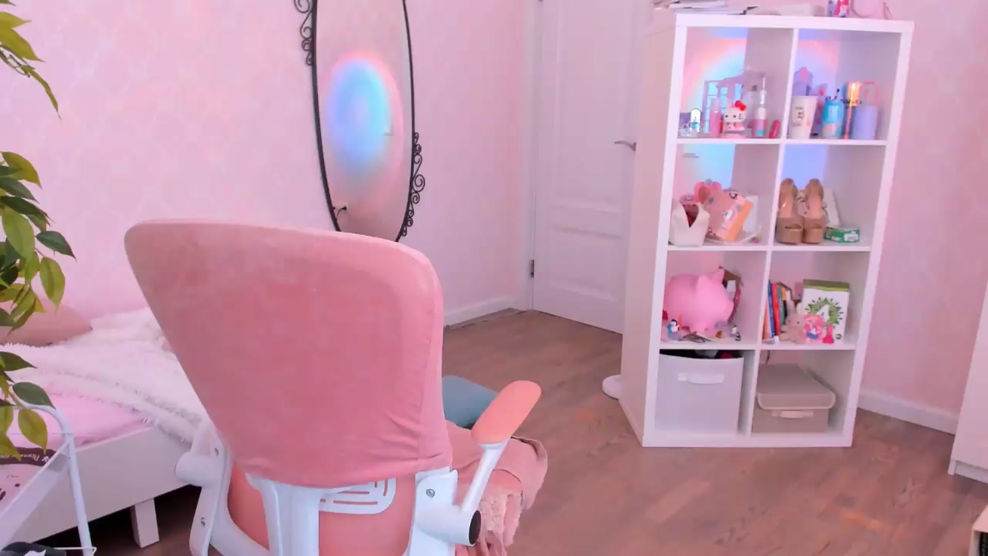 Gallery image thumbnail from Alice_Chery's myfreecams stream on, 08/09/2026, 09:32 image 14 of 20