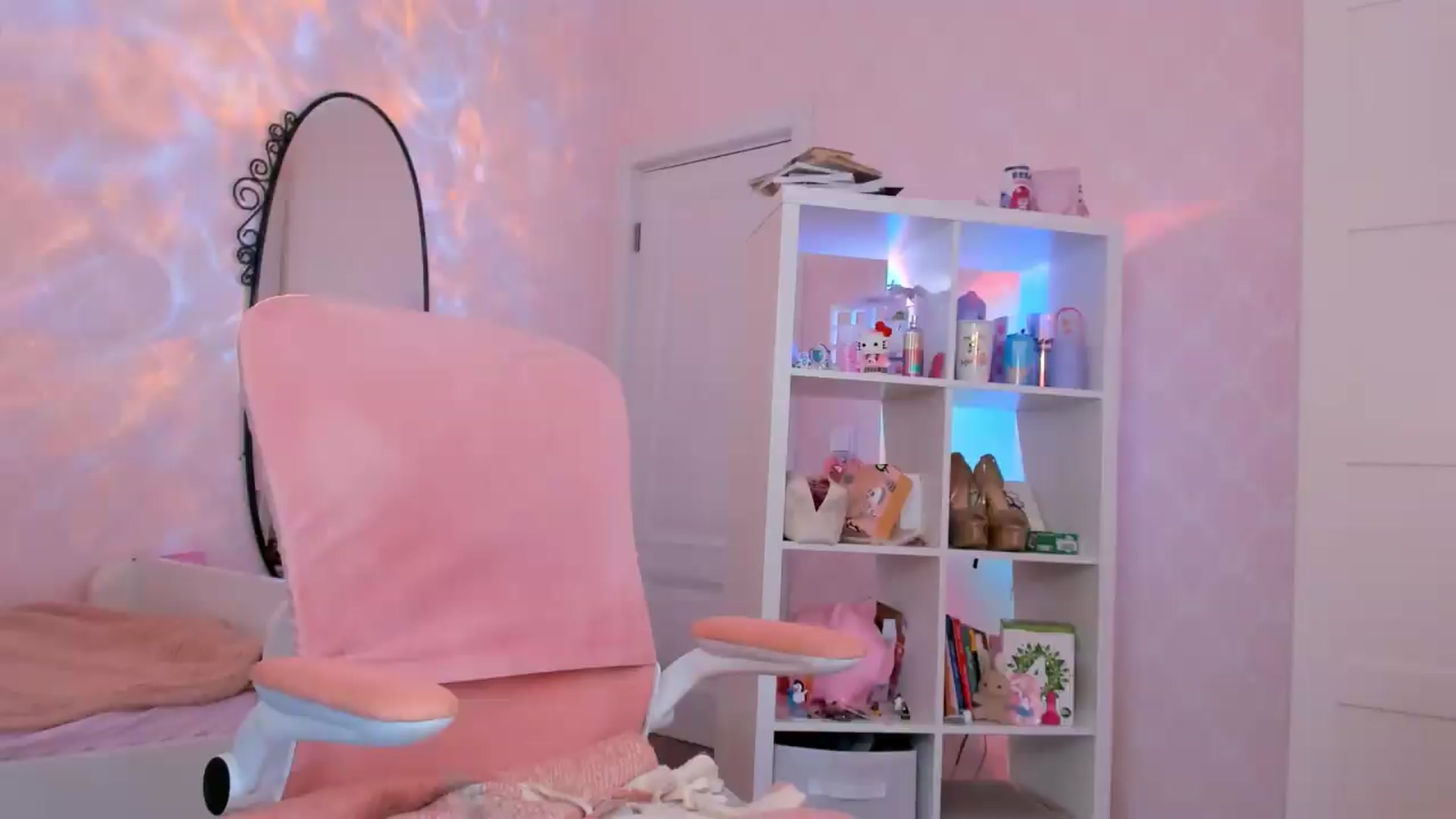 Gallery image thumbnail from Alice_Chery's myfreecams stream on, 08/11/2026, 05:00 image 19 of 20