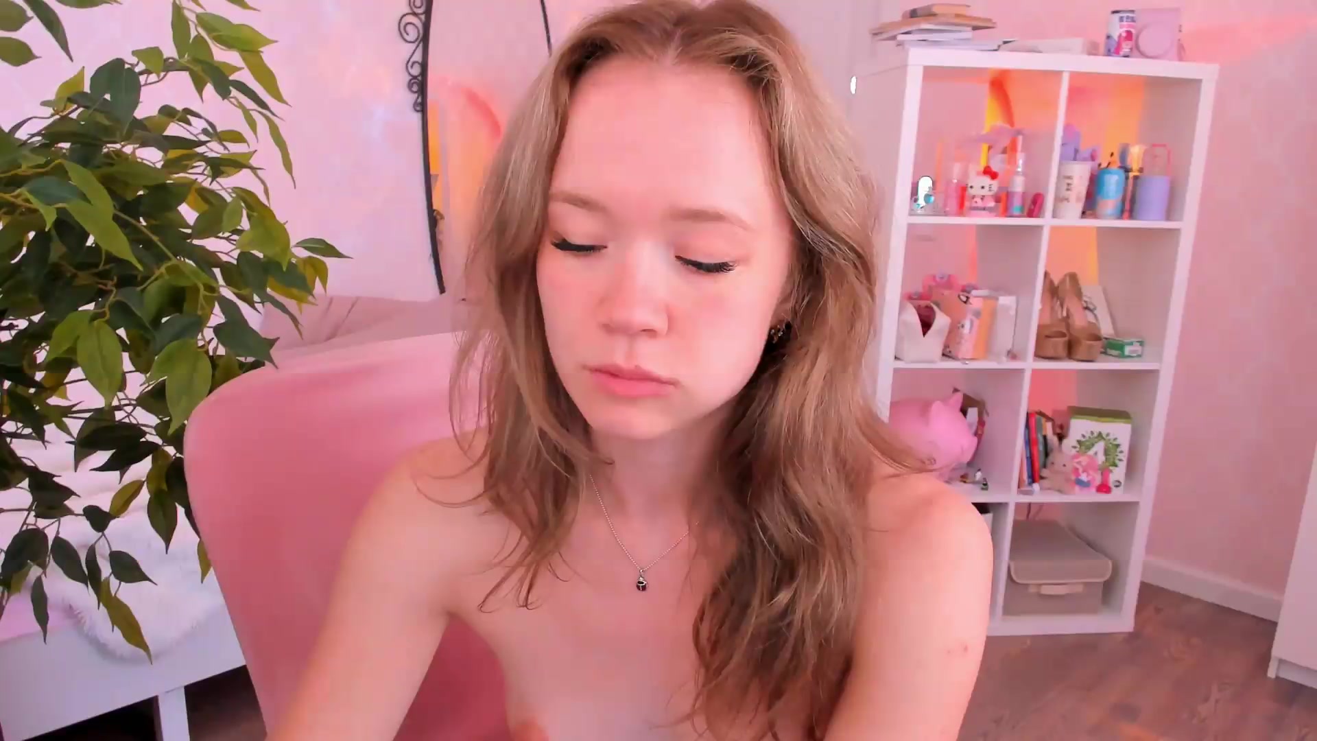 Gallery image thumbnail from Alice_Chery's myfreecams stream on, 08/14/2026, 07:34 image 19 of 20