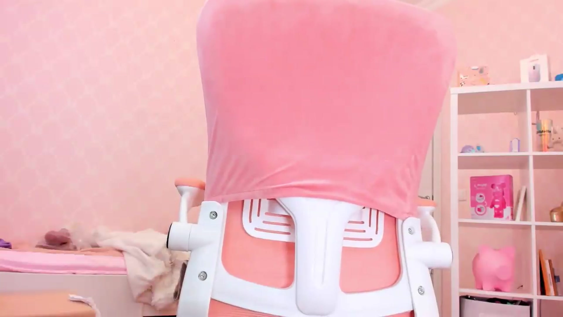 Gallery image thumbnail from Alice_Chery's myfreecams stream on, 08/23/2026, 09:44 image 15 of 20