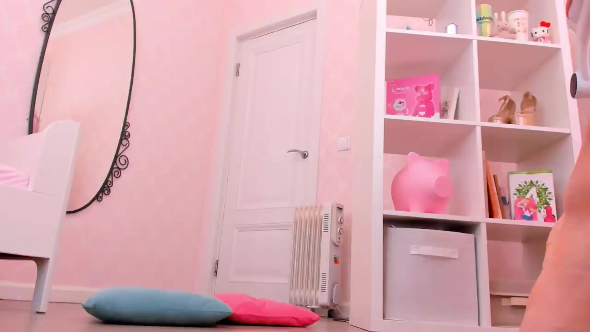 Gallery image thumbnail from Alice_Chery's myfreecams stream on, 08/25/2026, 10:06 image 10 of 20