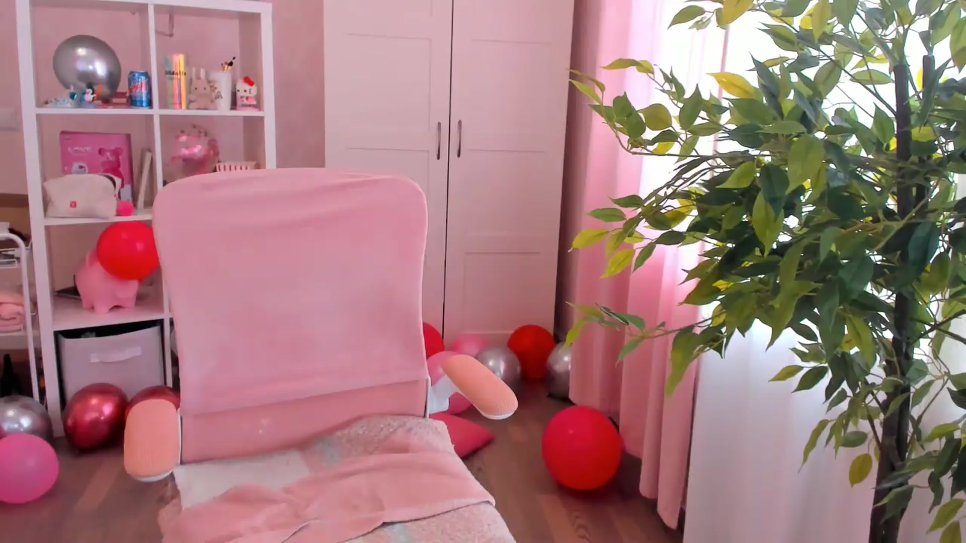 Gallery image thumbnail from Alice_Chery's myfreecams stream on, 09/13/2026, 09:10 image 6 of 20