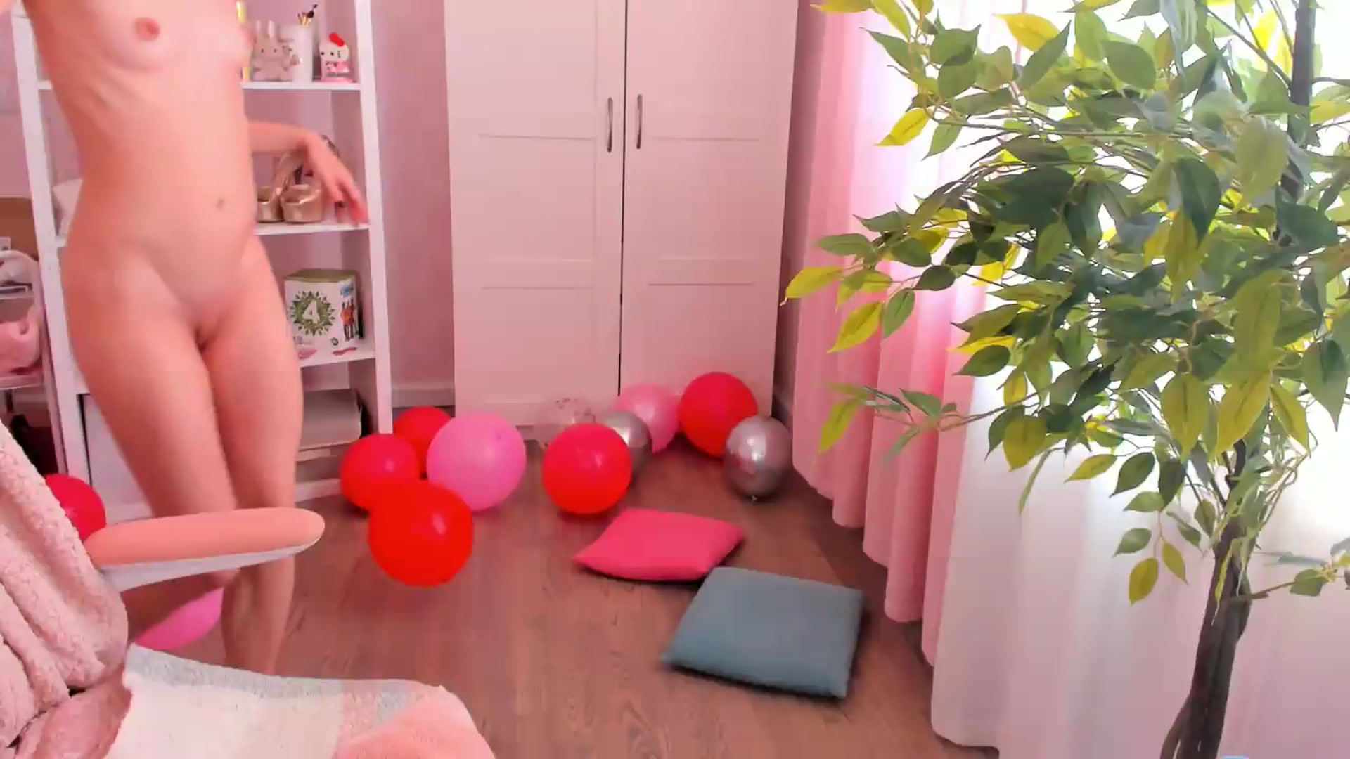Gallery image thumbnail from Alice_Chery's myfreecams stream on, 09/14/2026, 08:53 image 15 of 20