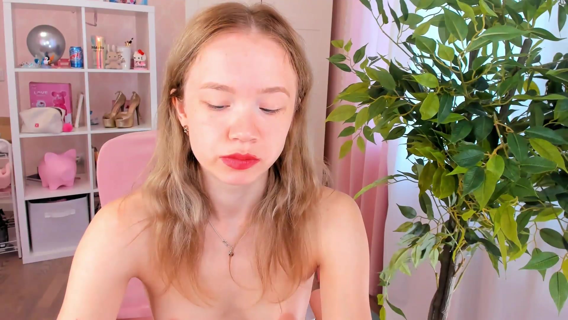 Gallery image thumbnail from Alice_Chery's myfreecams stream on, 09/15/2026, 04:56 image 17 of 20