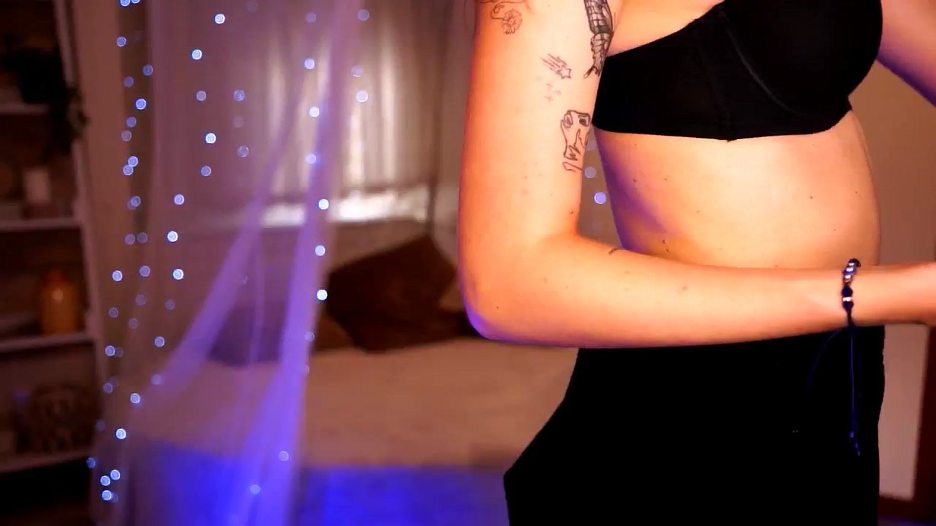 Gallery image thumbnail from Alice_Forfun's myfreecams stream on, 08/03/2024, 15:55 image 13 of 20