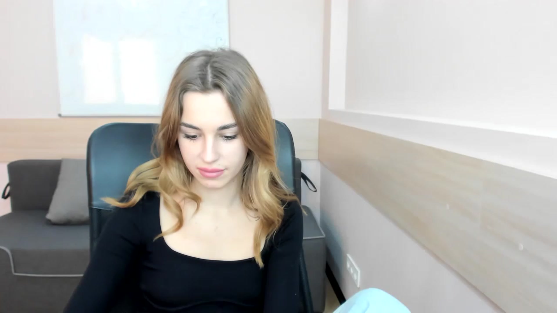 Gallery image thumbnail from Alice_Graysi's myfreecams stream on, 02/13/2023, 15:06 image 1 of 20
