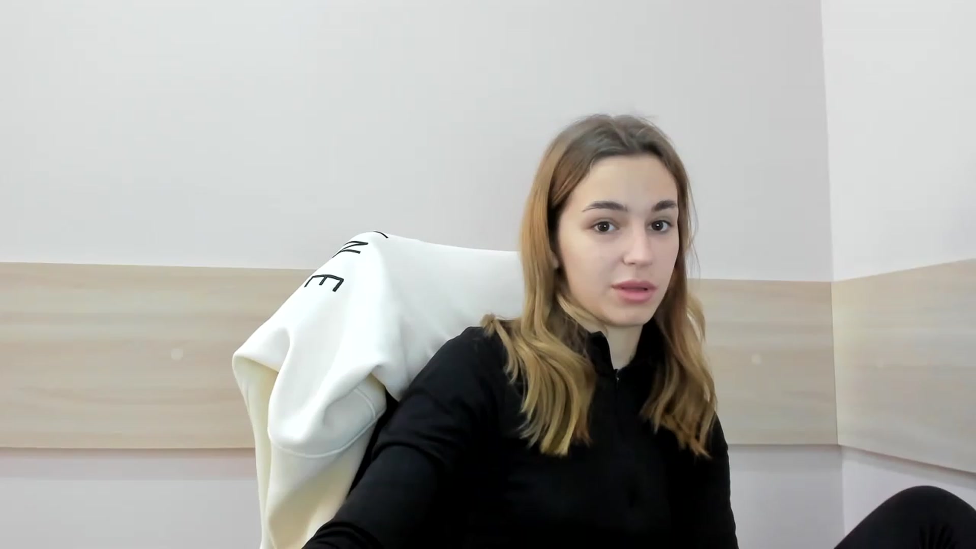 Gallery image thumbnail from Alice_Graysi's myfreecams stream on, 02/14/2023, 11:43 image 3 of 20