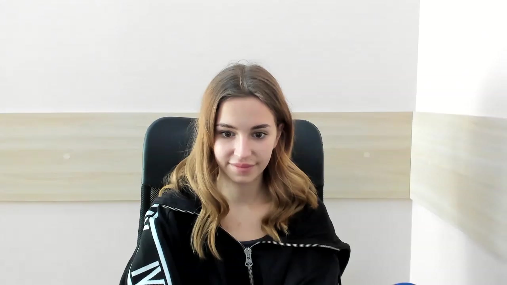Gallery image thumbnail from Alice_Graysi's myfreecams stream on, 02/18/2023, 13:40 image 2 of 20
