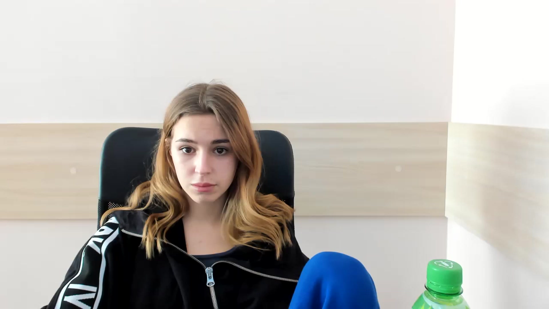 Gallery image thumbnail from Alice_Graysi's myfreecams stream on, 02/18/2023, 13:40 image 13 of 20