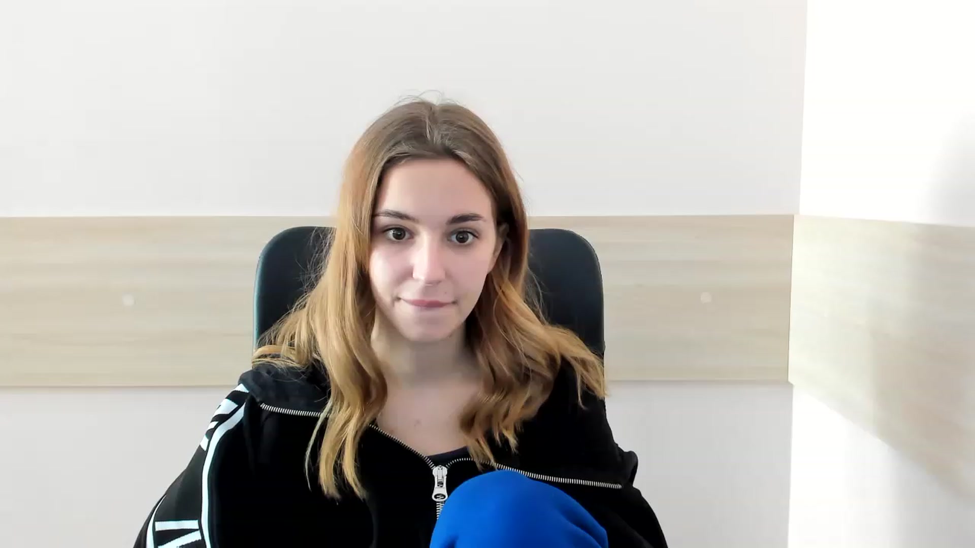Gallery image thumbnail from Alice_Graysi's myfreecams stream on, 02/18/2023, 13:40 image 3 of 20