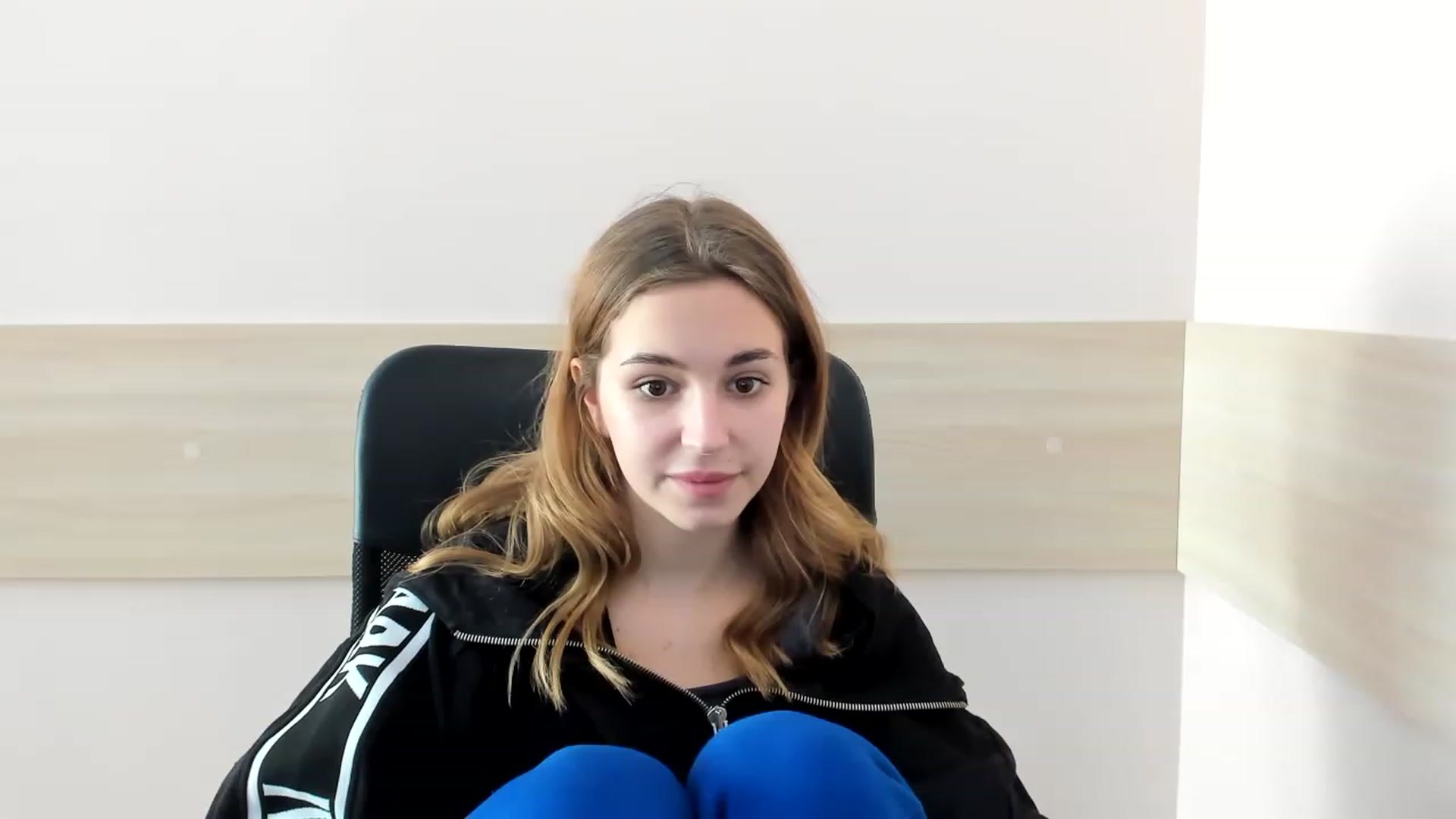 Gallery image thumbnail from Alice_Graysi's myfreecams stream on, 02/18/2023, 13:40 image 6 of 20
