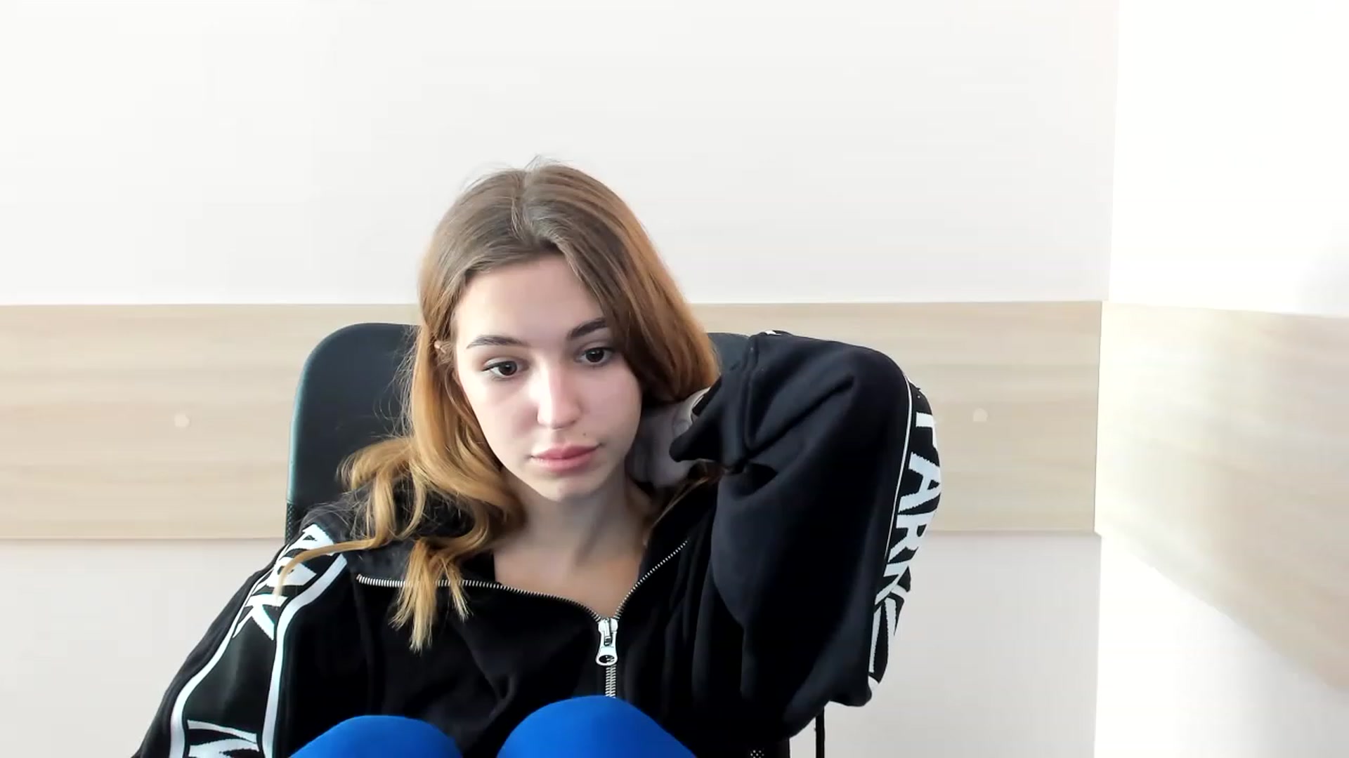 Gallery image thumbnail from Alice_Graysi's myfreecams stream on, 02/18/2023, 13:40 image 15 of 20