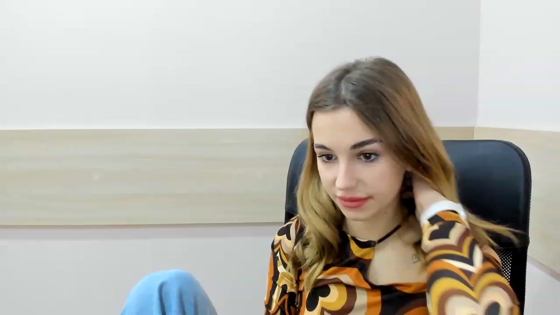 Gallery image thumbnail from Alice_Graysi's myfreecams stream on, 02/19/2023, 14:28 image 2 of 20
