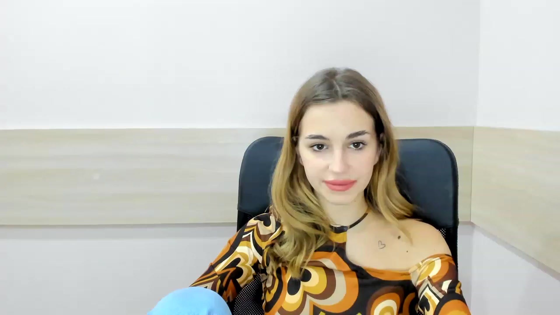 Gallery image thumbnail from Alice_Graysi's myfreecams stream on, 02/19/2023, 14:28 image 14 of 20