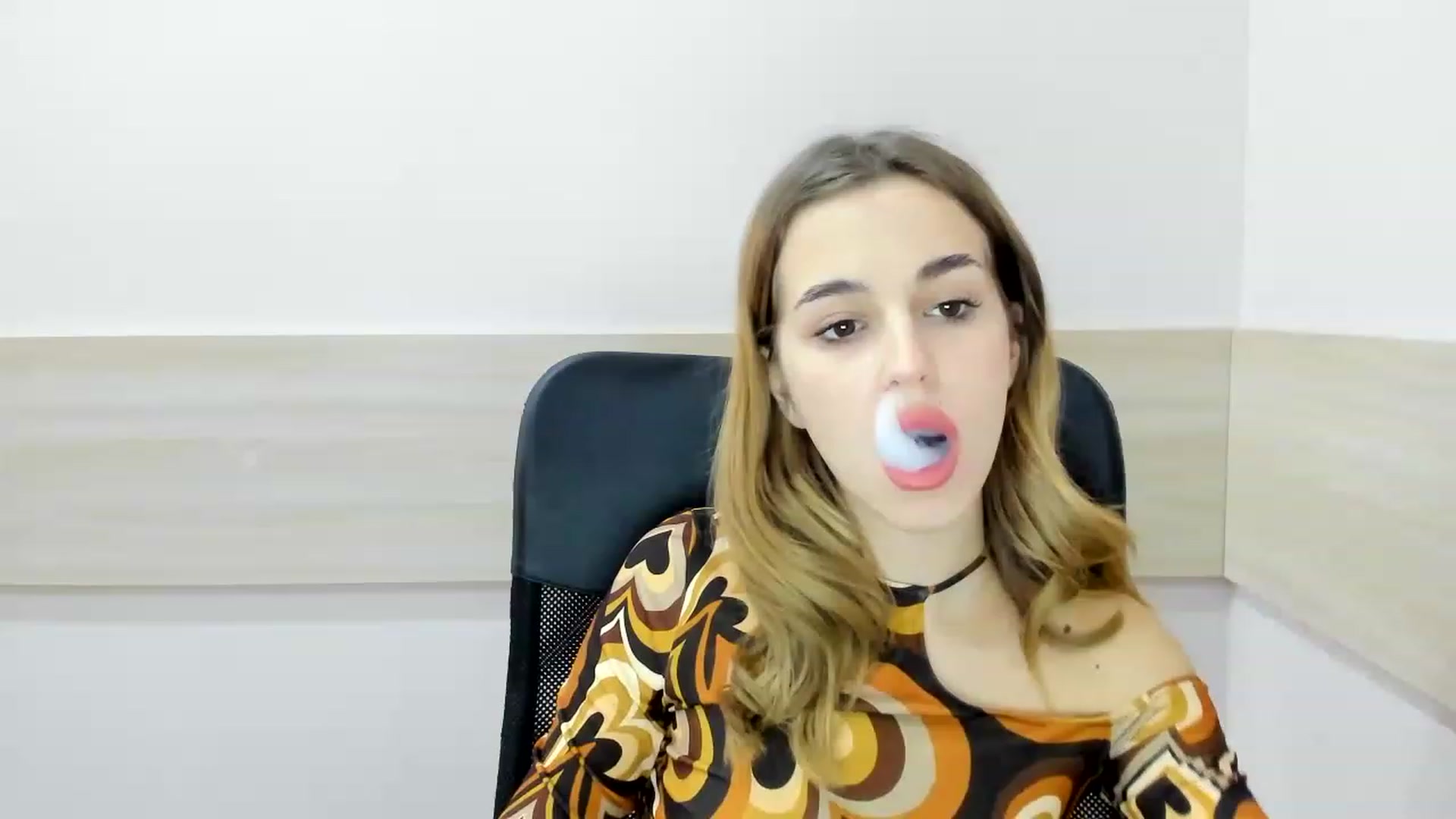Gallery image thumbnail from Alice_Graysi's myfreecams stream on, 02/19/2023, 14:28 image 11 of 20