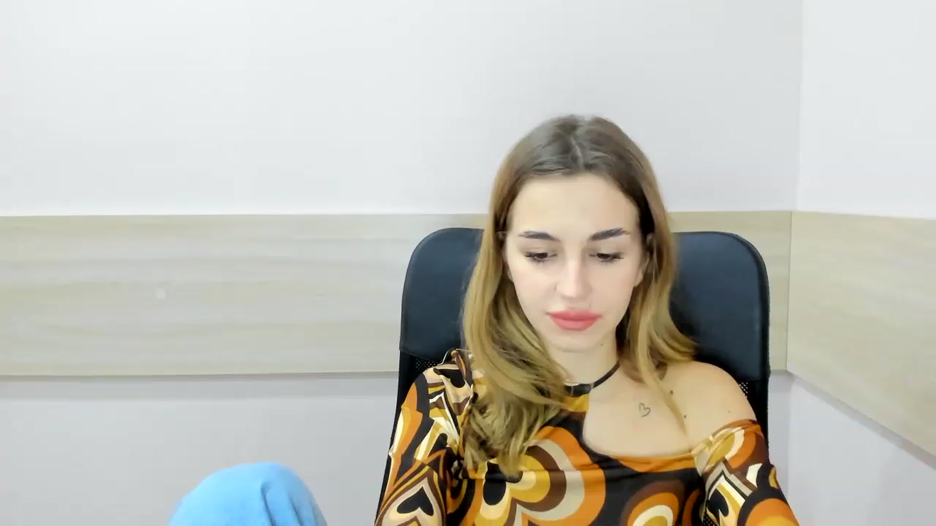 Gallery image thumbnail from Alice_Graysi's myfreecams stream on, 02/19/2023, 14:28 image 15 of 20