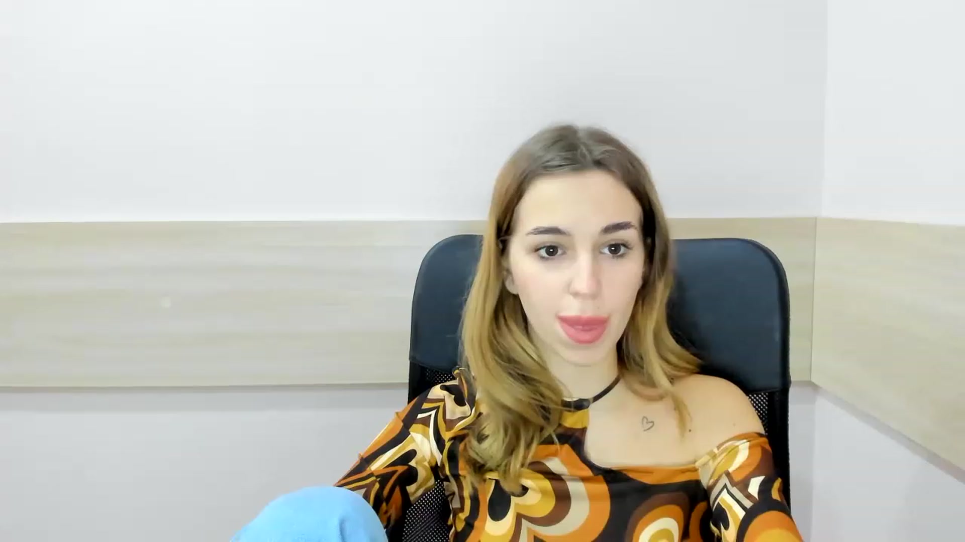 Gallery image thumbnail from Alice_Graysi's myfreecams stream on, 02/19/2023, 14:28 image 16 of 20