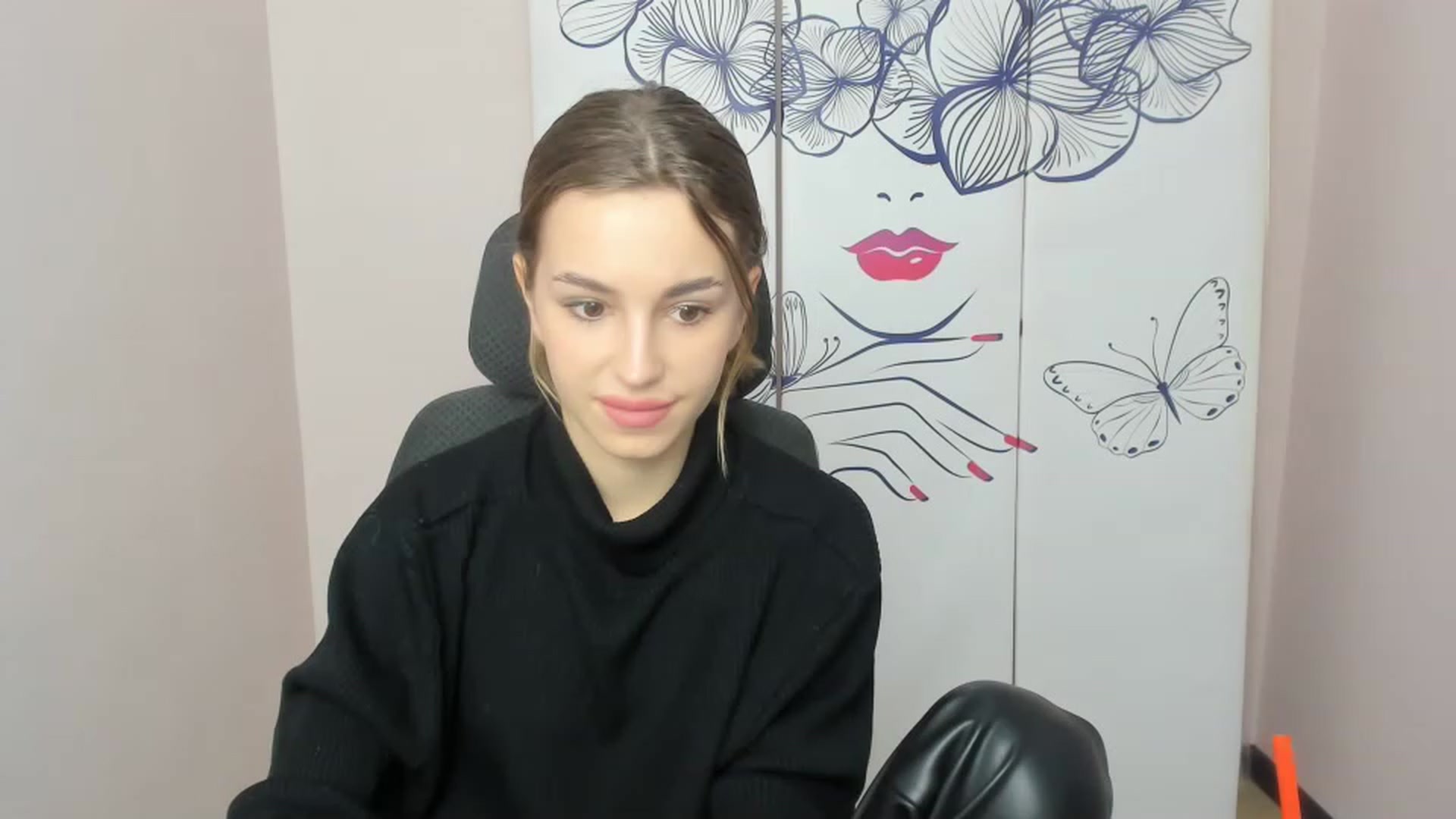 Gallery image thumbnail from Alice_Graysi's myfreecams stream on, 02/20/2023, 14:12 image 10 of 20