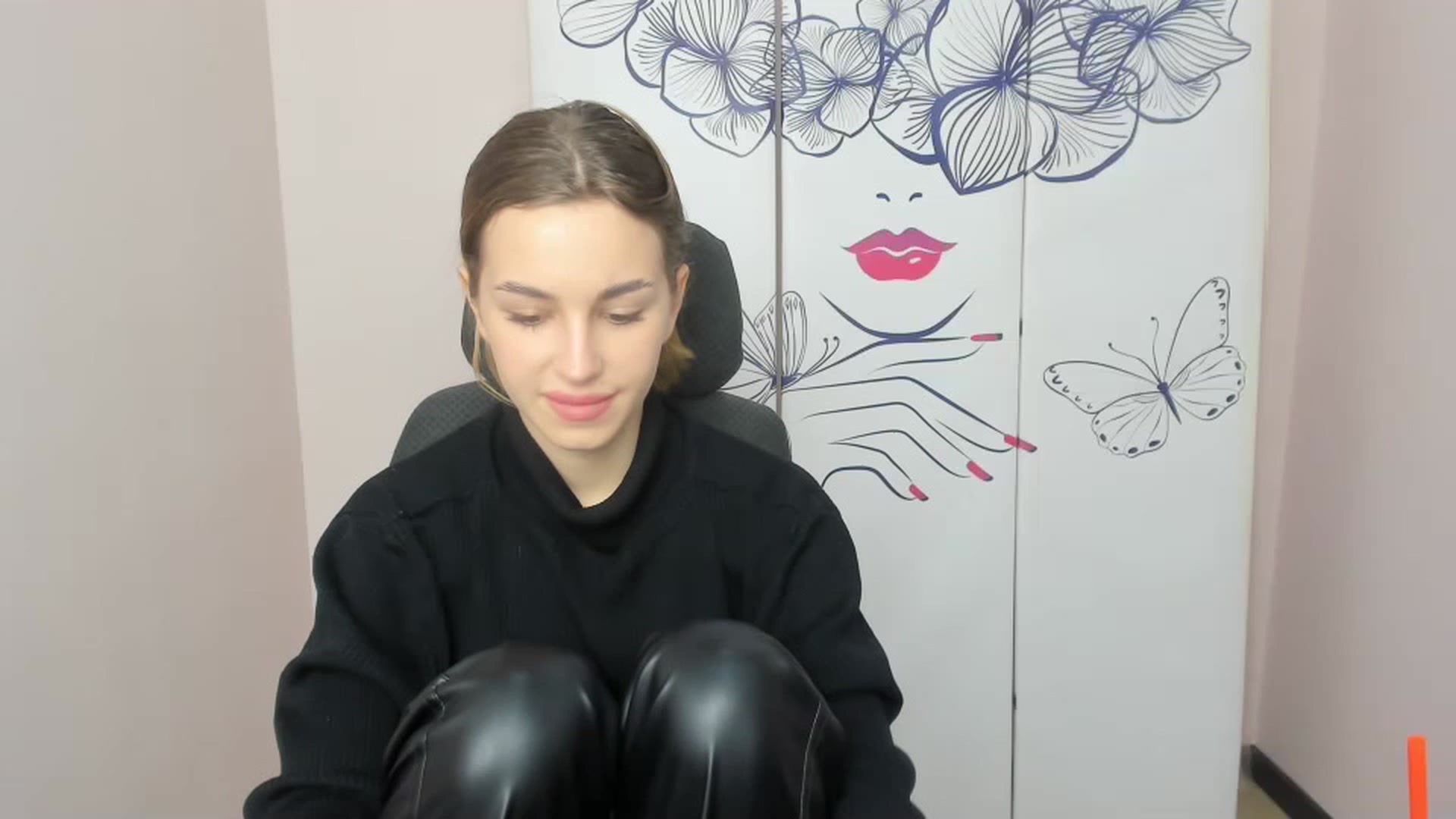 Gallery image thumbnail from Alice_Graysi's myfreecams stream on, 02/20/2023, 14:12 image 5 of 20