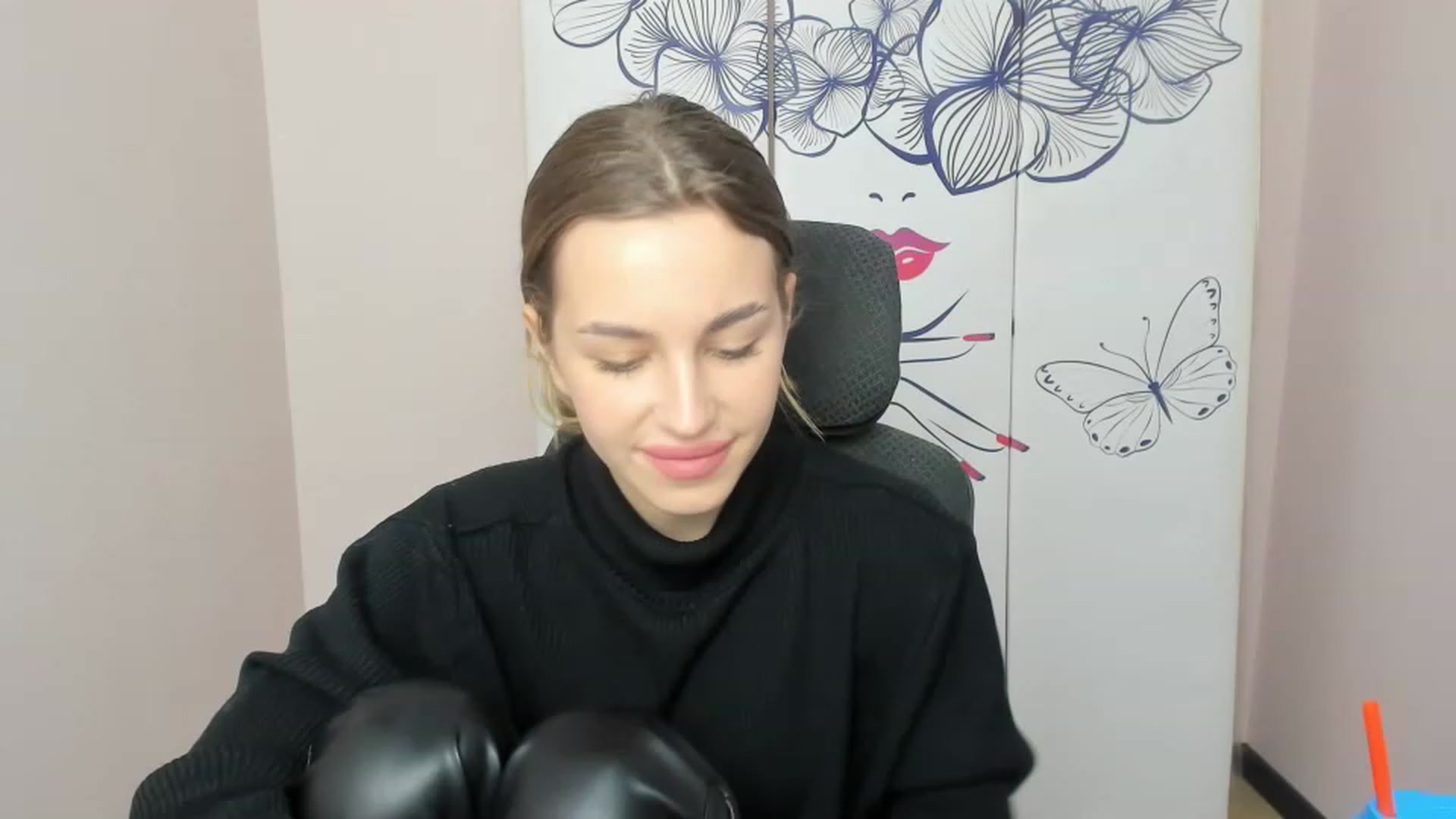 Gallery image thumbnail from Alice_Graysi's myfreecams stream on, 02/20/2023, 14:12 image 19 of 20
