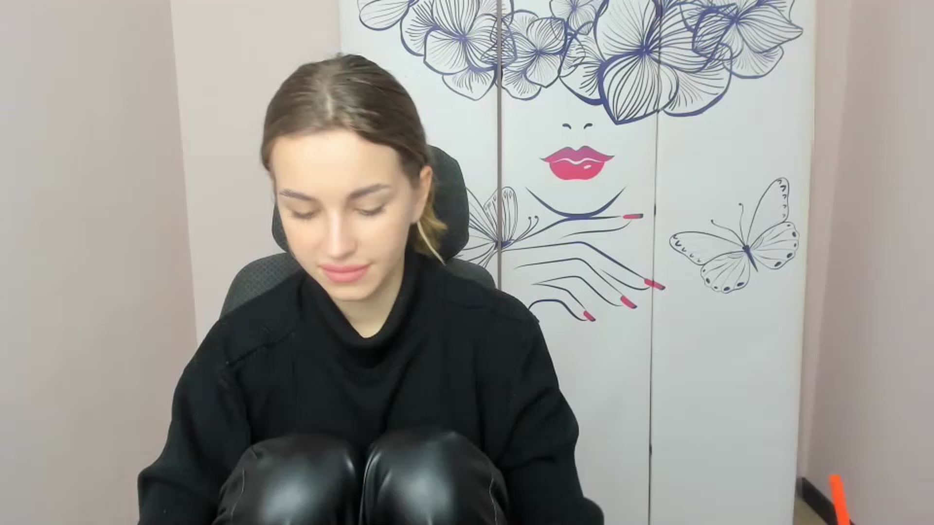 Gallery image thumbnail from Alice_Graysi's myfreecams stream on, 02/20/2023, 14:12 image 13 of 20