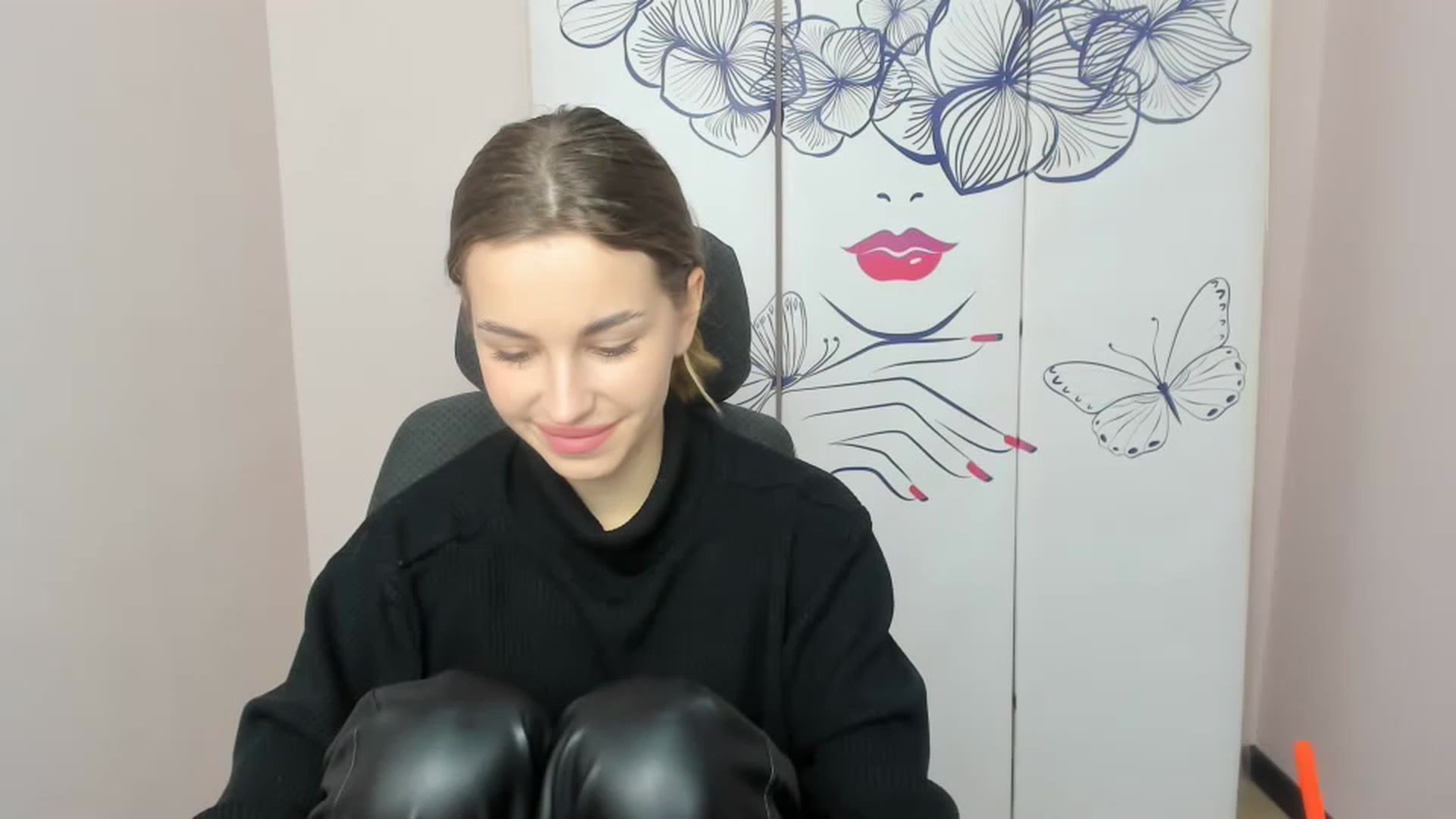 Gallery image thumbnail from Alice_Graysi's myfreecams stream on, 02/20/2023, 14:12 image 12 of 20
