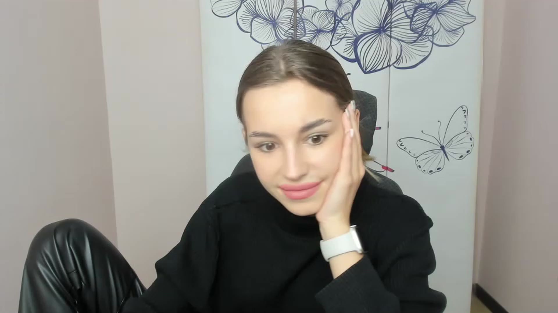 Gallery image thumbnail from Alice_Graysi's myfreecams stream on, 02/20/2023, 14:12 image 20 of 20