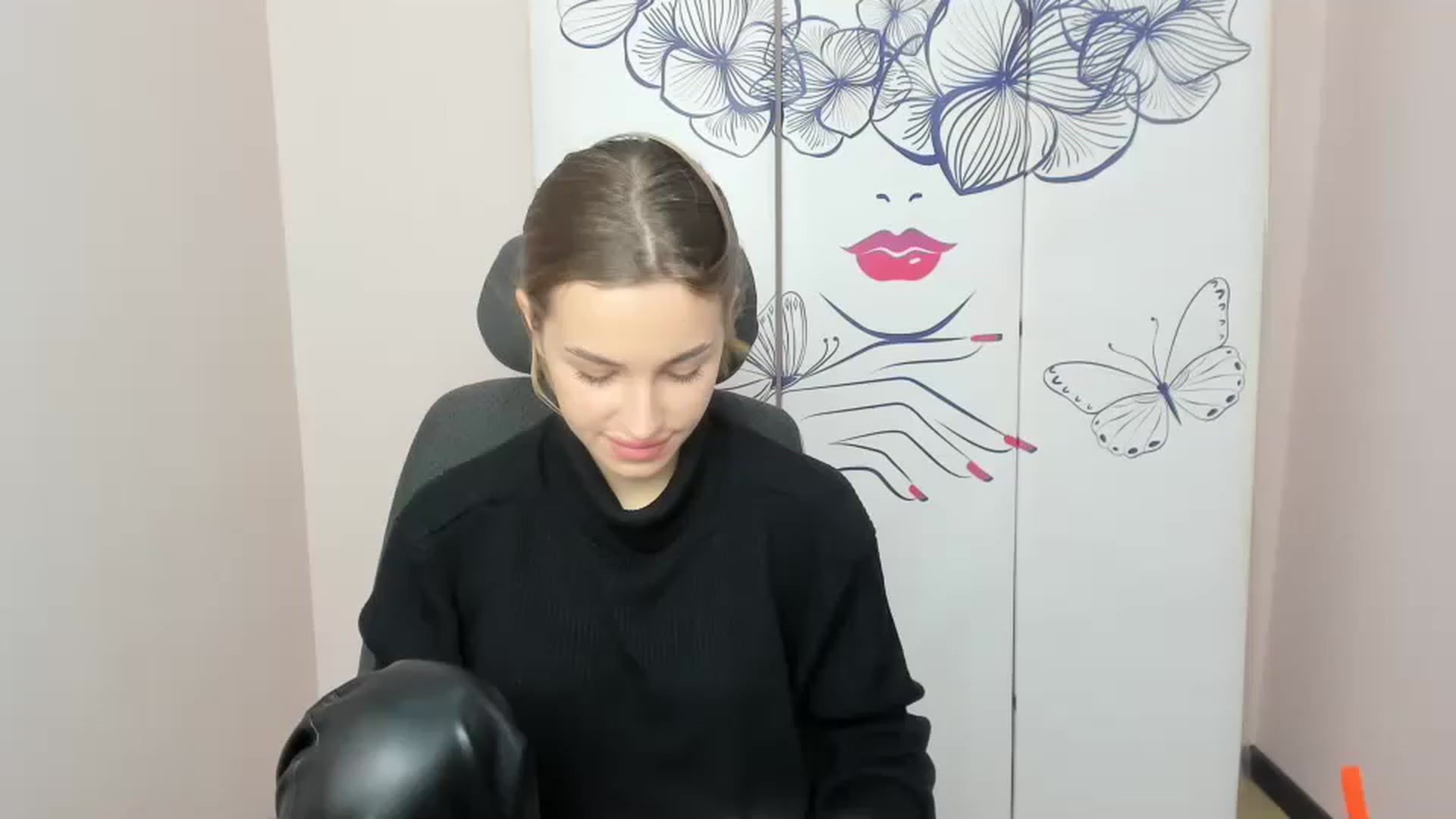Gallery image thumbnail from Alice_Graysi's myfreecams stream on, 02/20/2023, 14:12 image 3 of 20