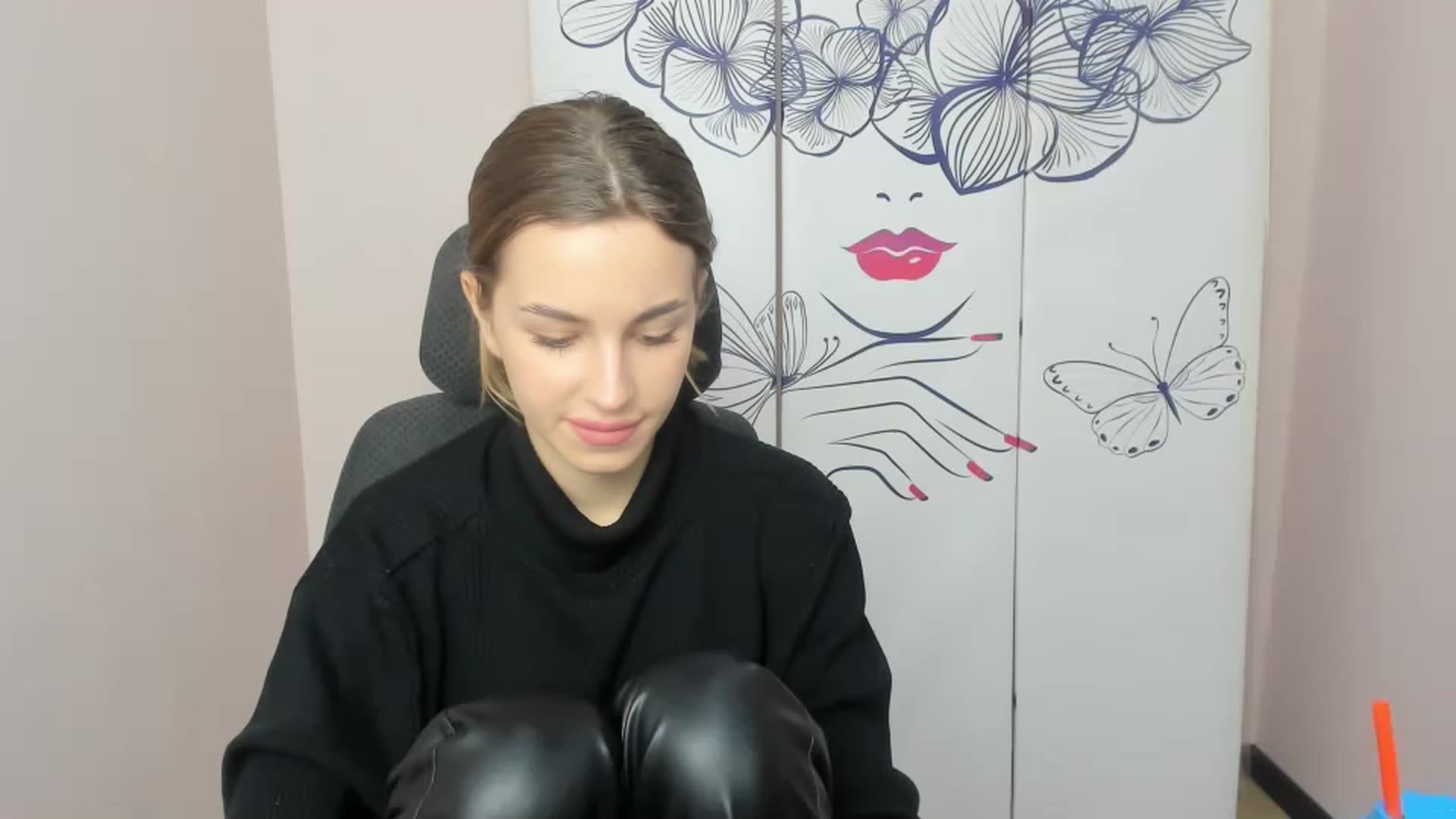 Gallery image thumbnail from Alice_Graysi's myfreecams stream on, 02/20/2023, 14:12 image 14 of 20