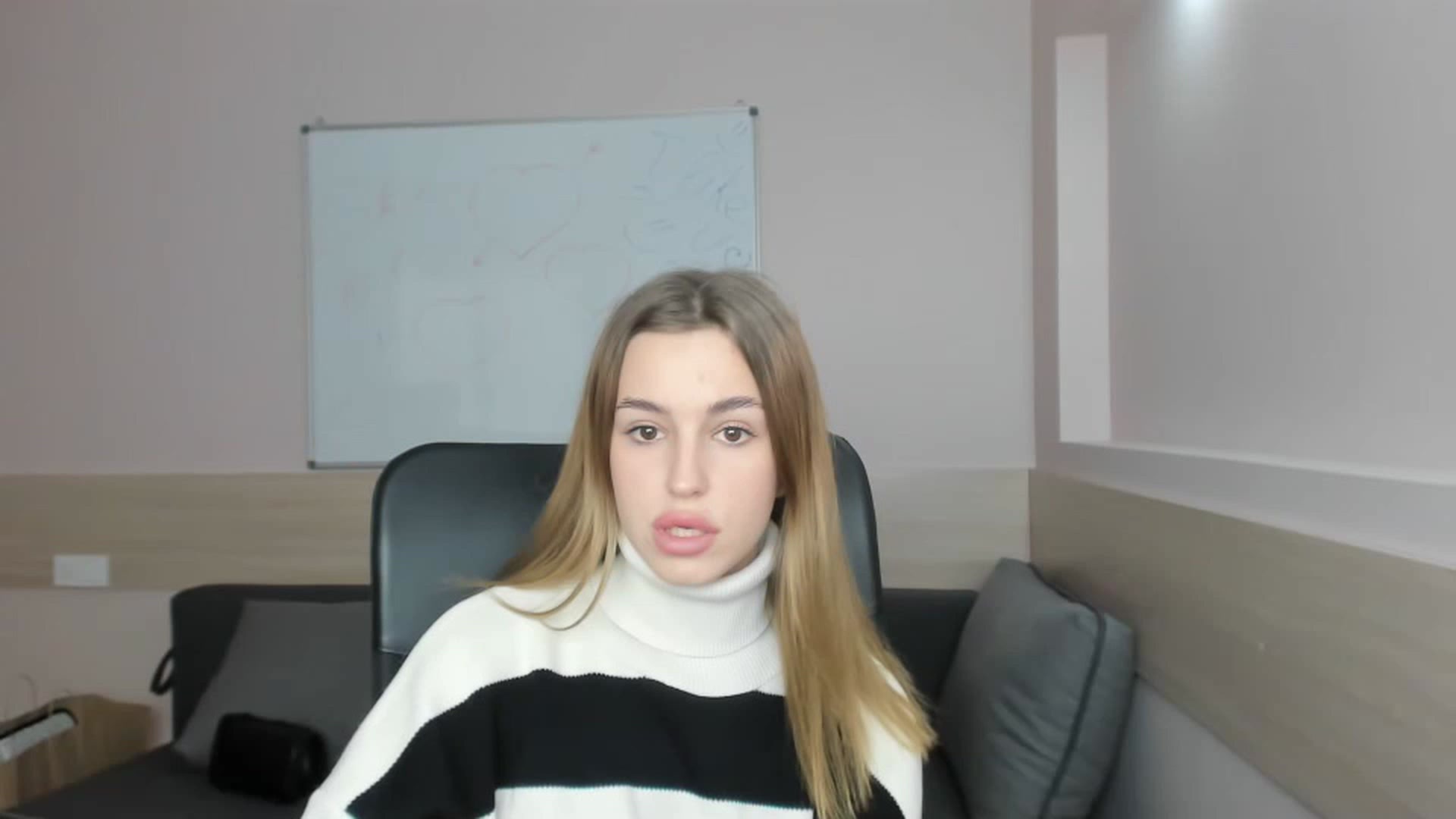 Gallery image thumbnail from Alice_Graysi's myfreecams stream on, 02/22/2023, 13:51 image 20 of 20