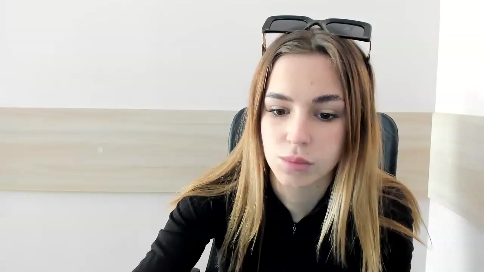 Gallery image thumbnail from Alice_Graysi's myfreecams stream on, 02/23/2023, 12:57 image 3 of 20