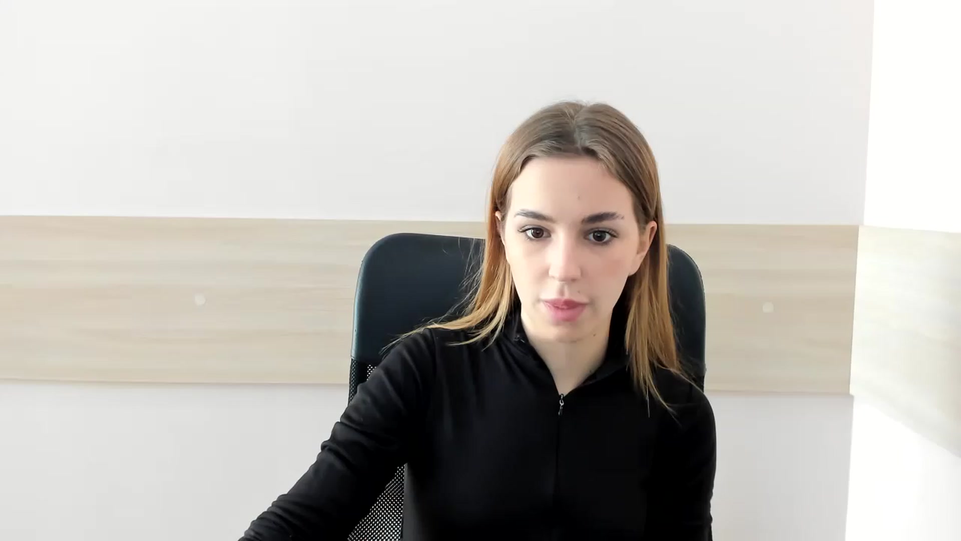 Gallery image thumbnail from Alice_Graysi's myfreecams stream on, 02/23/2023, 12:57 image 19 of 20
