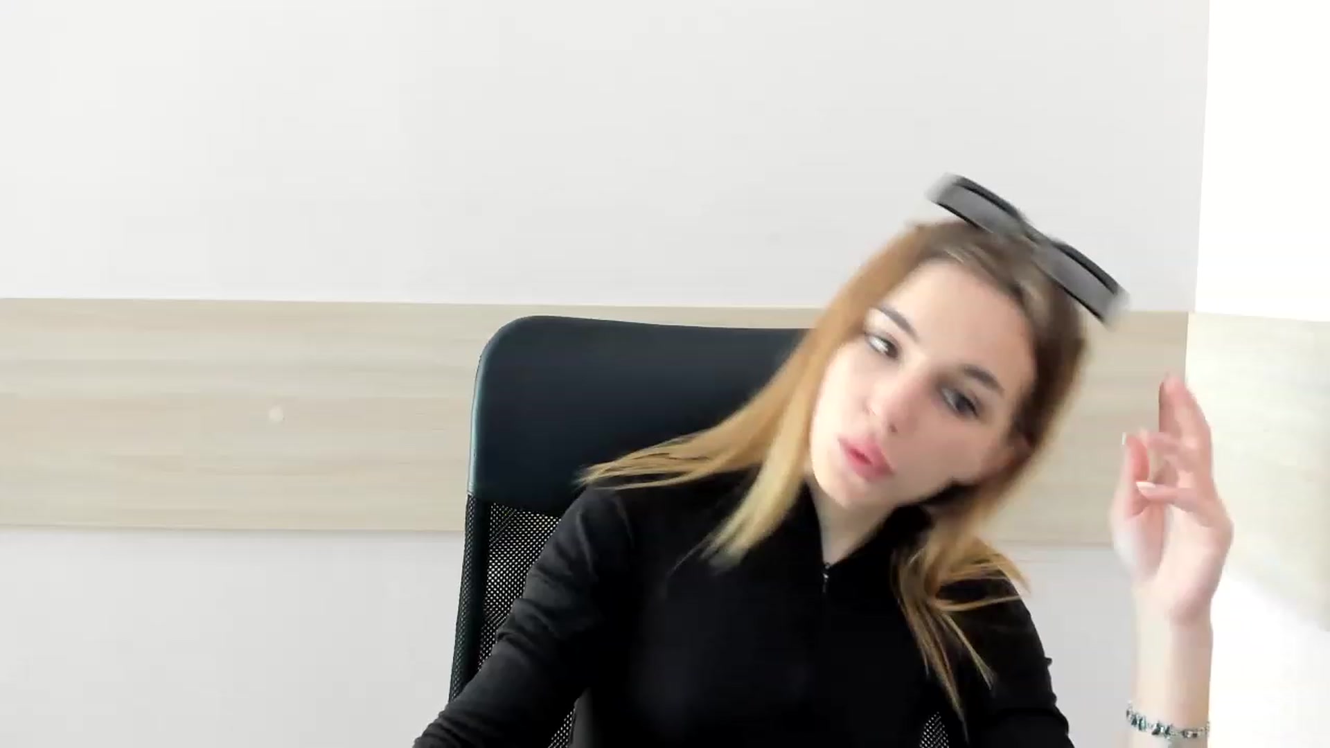 Gallery image thumbnail from Alice_Graysi's myfreecams stream on, 02/23/2023, 12:57 image 12 of 20
