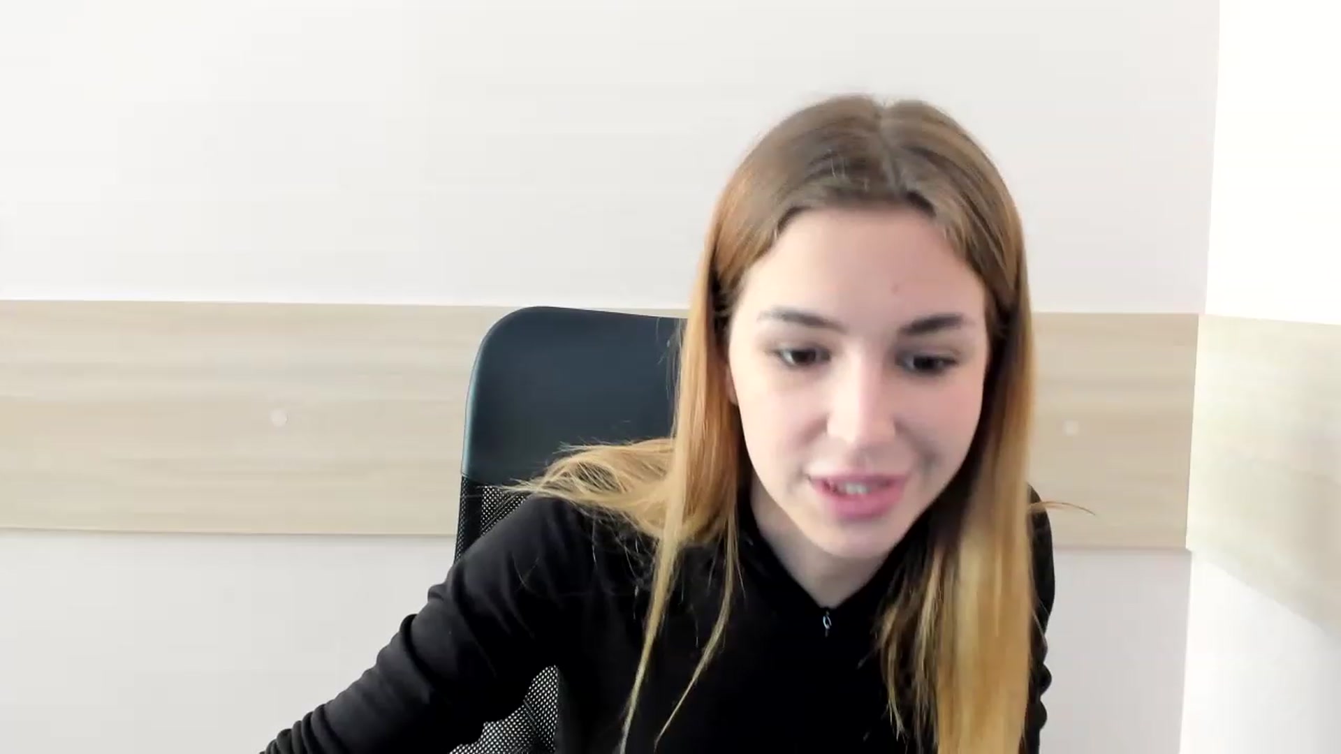 Gallery image thumbnail from Alice_Graysi's myfreecams stream on, 02/23/2023, 14:04 image 18 of 20