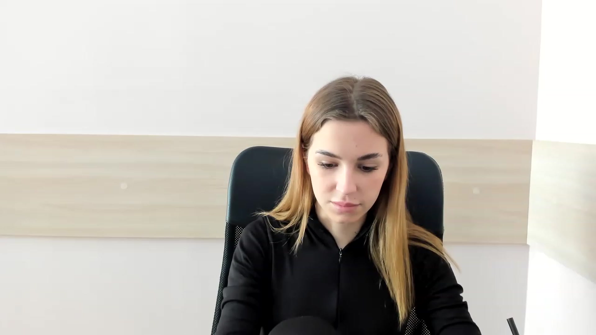 Gallery image thumbnail from Alice_Graysi's myfreecams stream on, 02/23/2023, 14:04 image 2 of 20