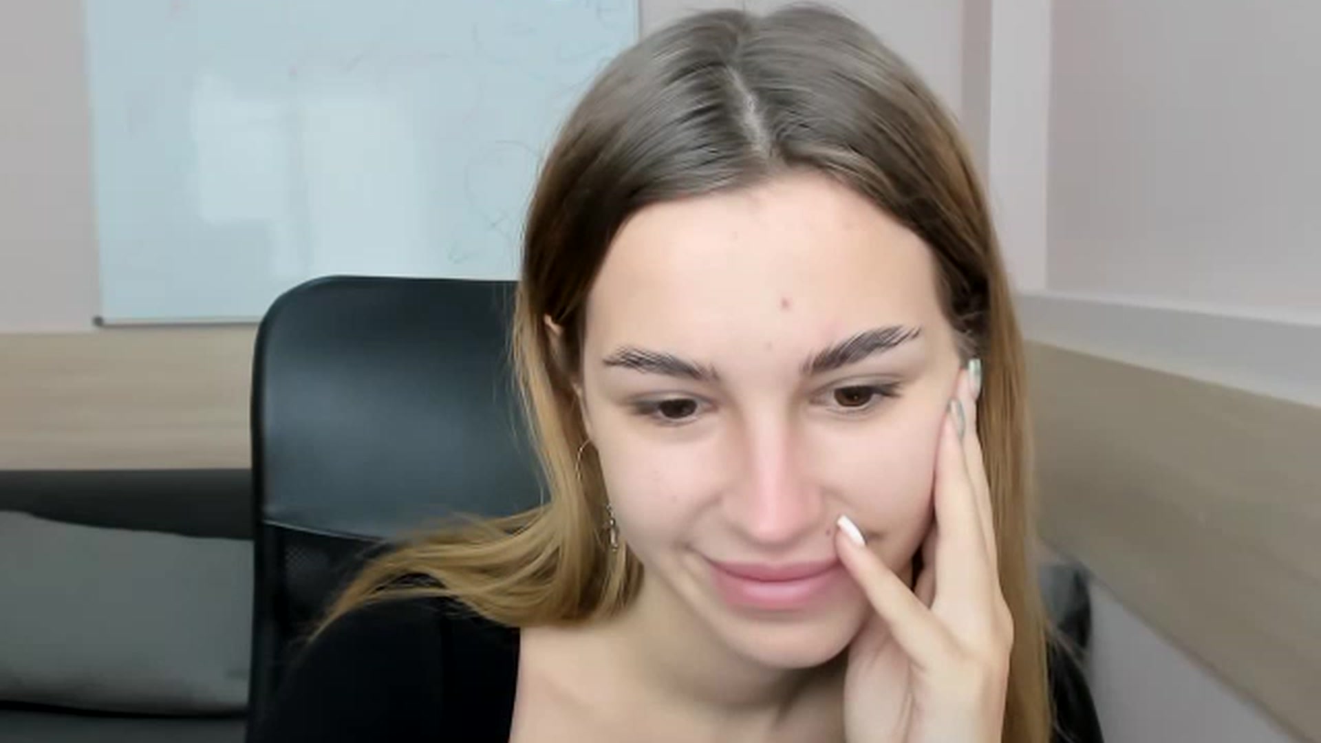 Gallery image thumbnail from Alice_Graysi's myfreecams stream on, 02/25/2023, 12:49 image 3 of 20