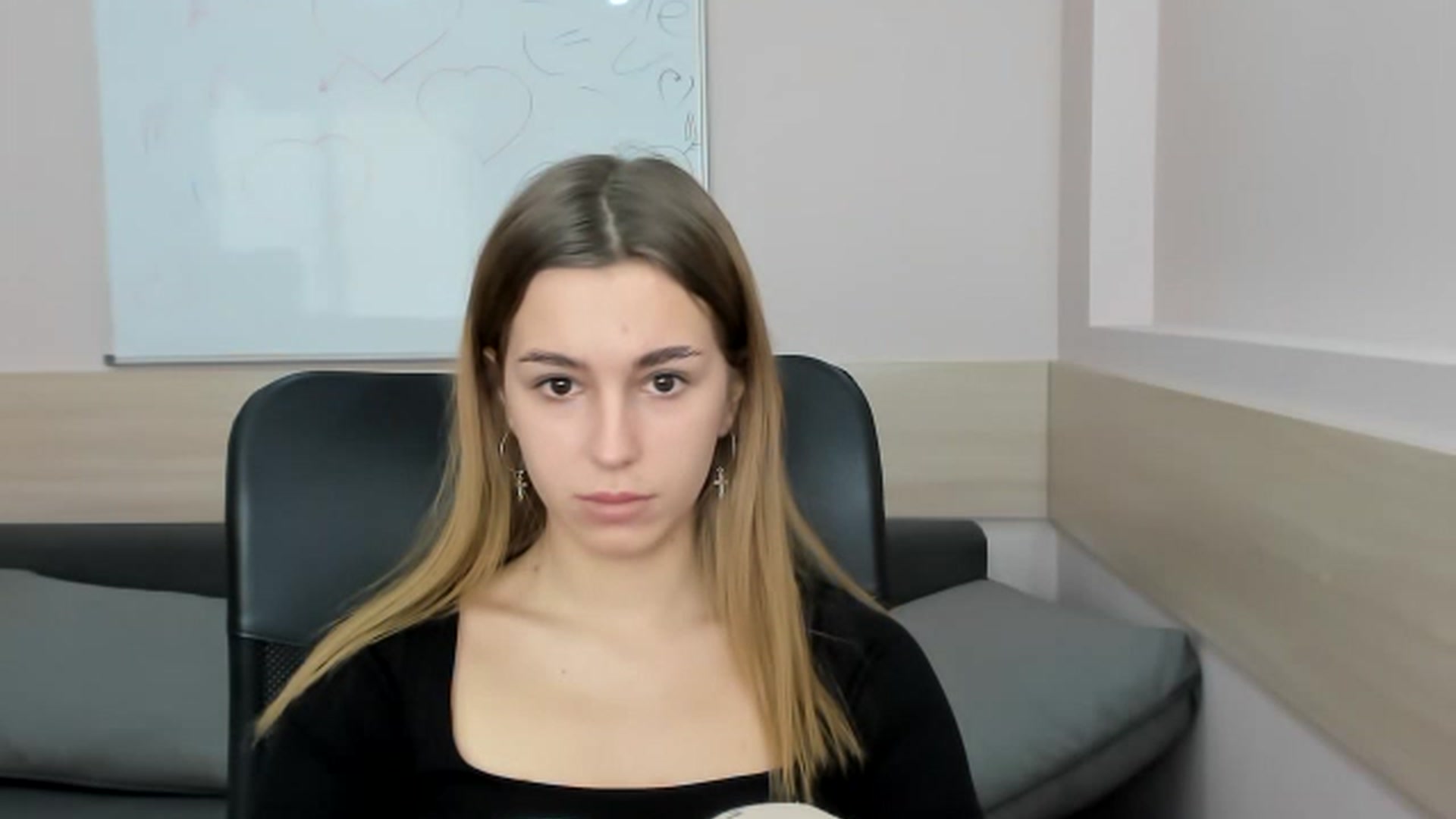 Gallery image thumbnail from Alice_Graysi's myfreecams stream on, 02/25/2023, 12:49 image 17 of 20