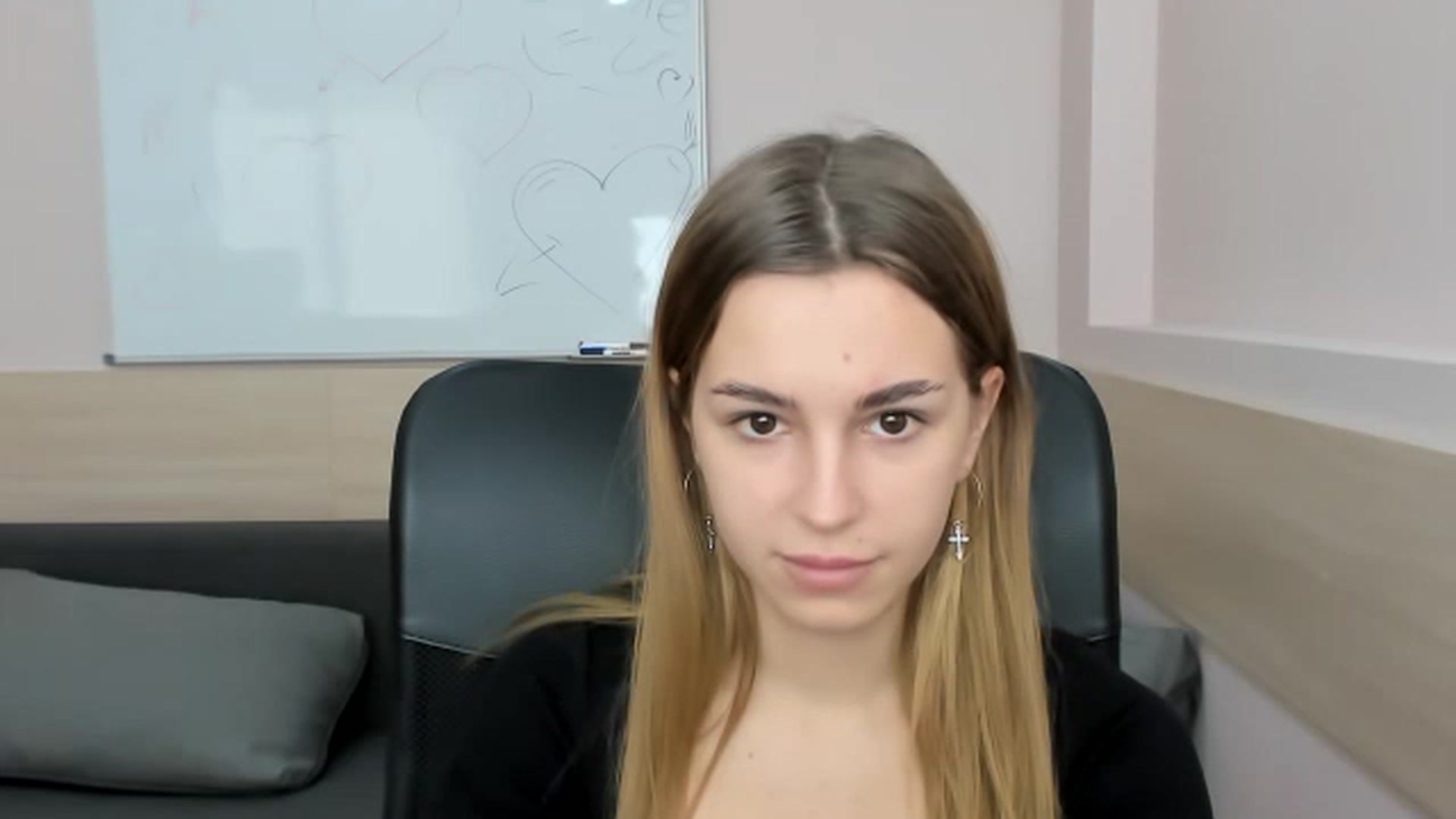 Gallery image thumbnail from Alice_Graysi's myfreecams stream on, 02/25/2023, 12:49 image 10 of 20