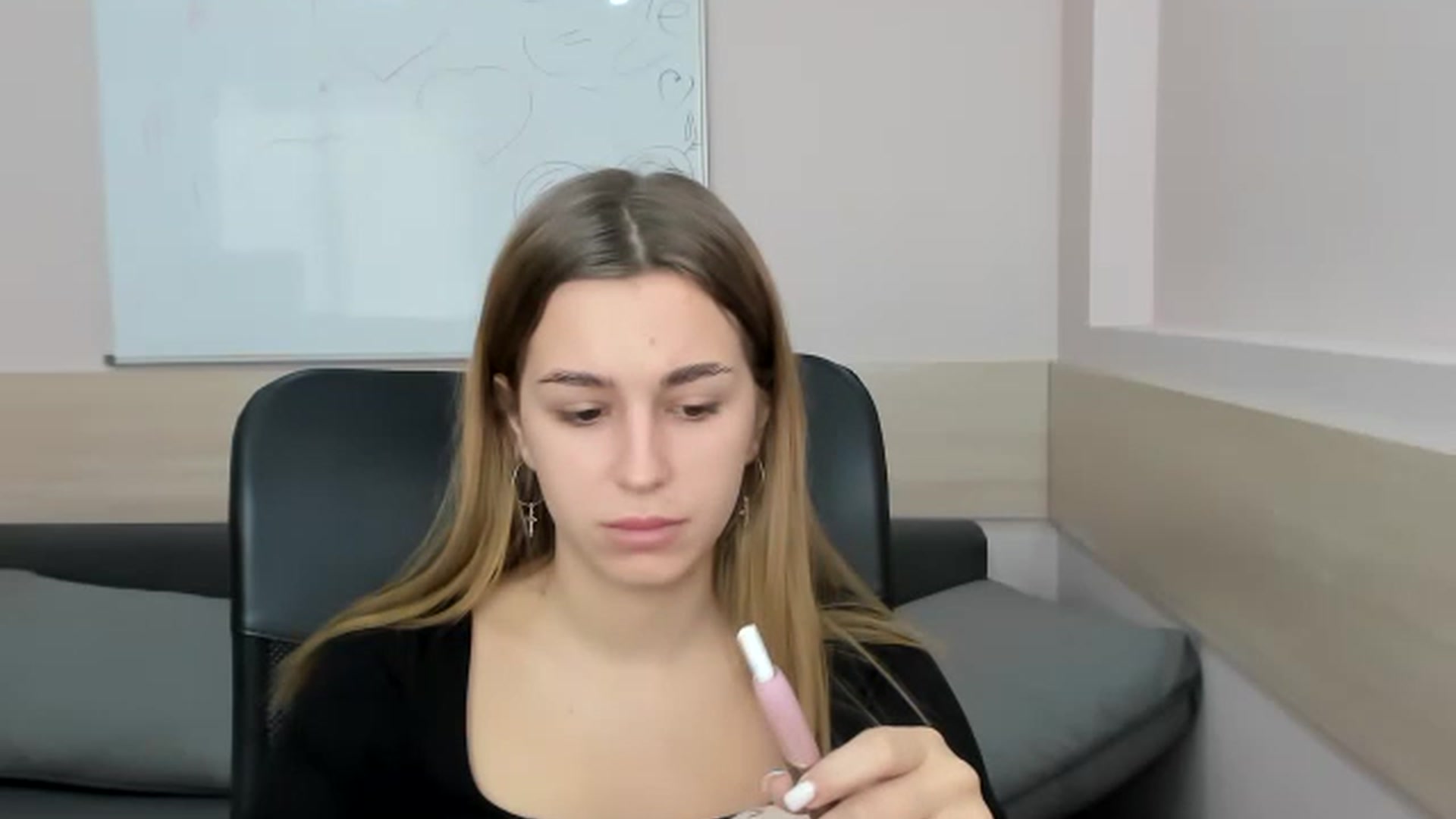 Gallery image thumbnail from Alice_Graysi's myfreecams stream on, 02/25/2023, 12:49 image 16 of 20