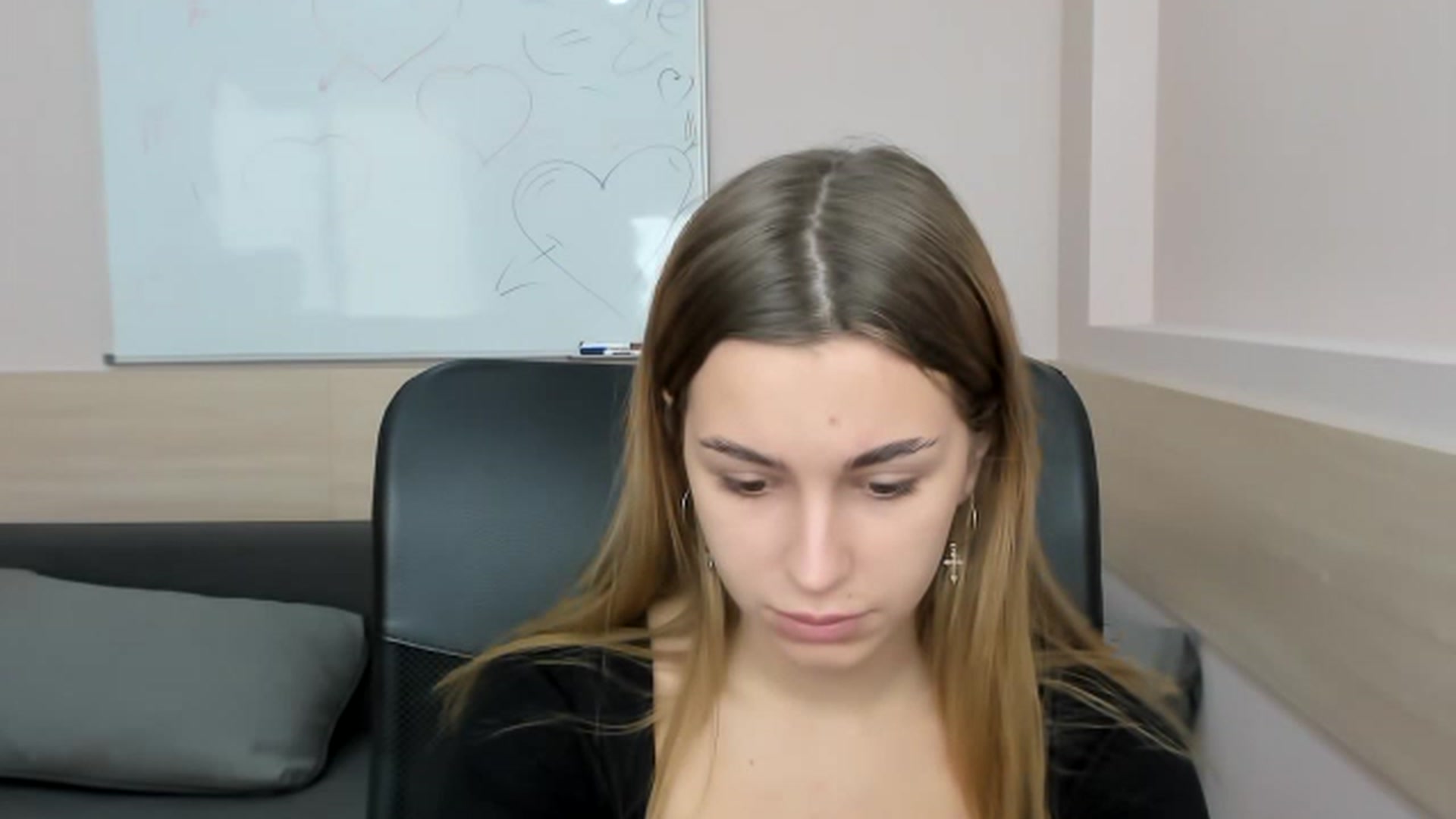 Gallery image thumbnail from Alice_Graysi's myfreecams stream on, 02/25/2023, 12:49 image 14 of 20