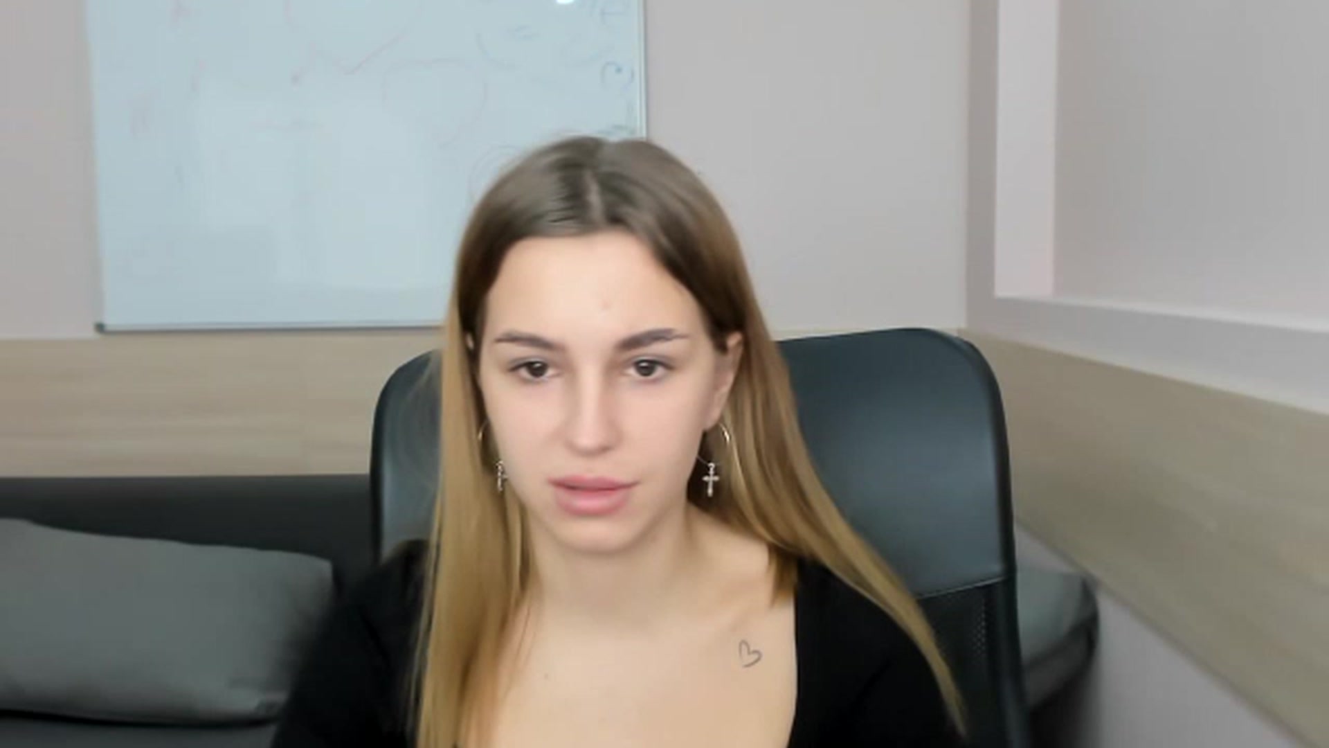 Gallery image thumbnail from Alice_Graysi's myfreecams stream on, 02/25/2023, 13:21 image 15 of 20