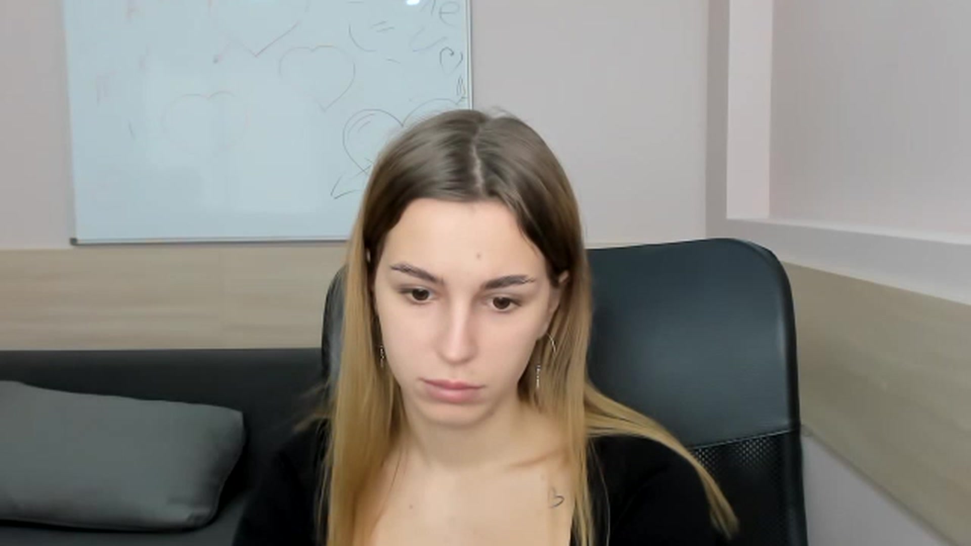 Gallery image thumbnail from Alice_Graysi's myfreecams stream on, 02/25/2023, 13:21 image 18 of 20