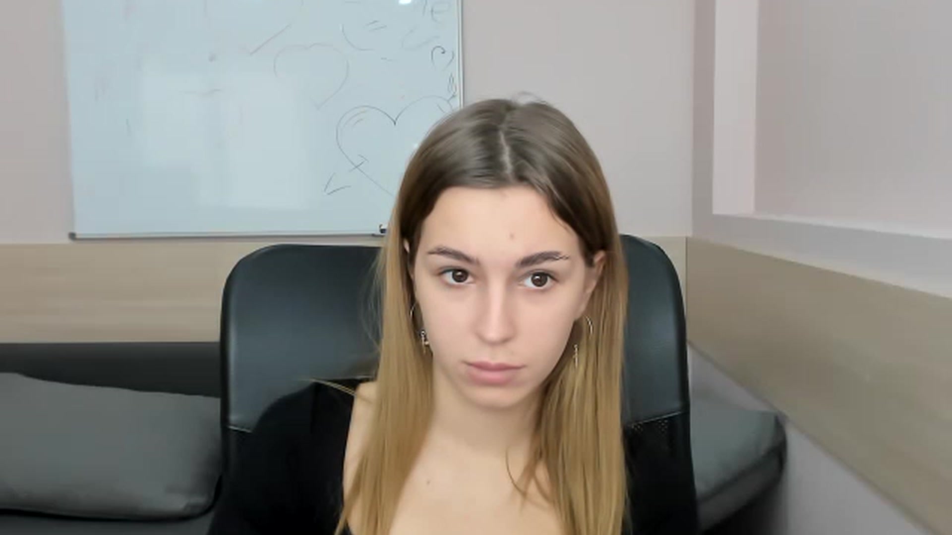 Gallery image thumbnail from Alice_Graysi's myfreecams stream on, 02/25/2023, 13:21 image 8 of 20