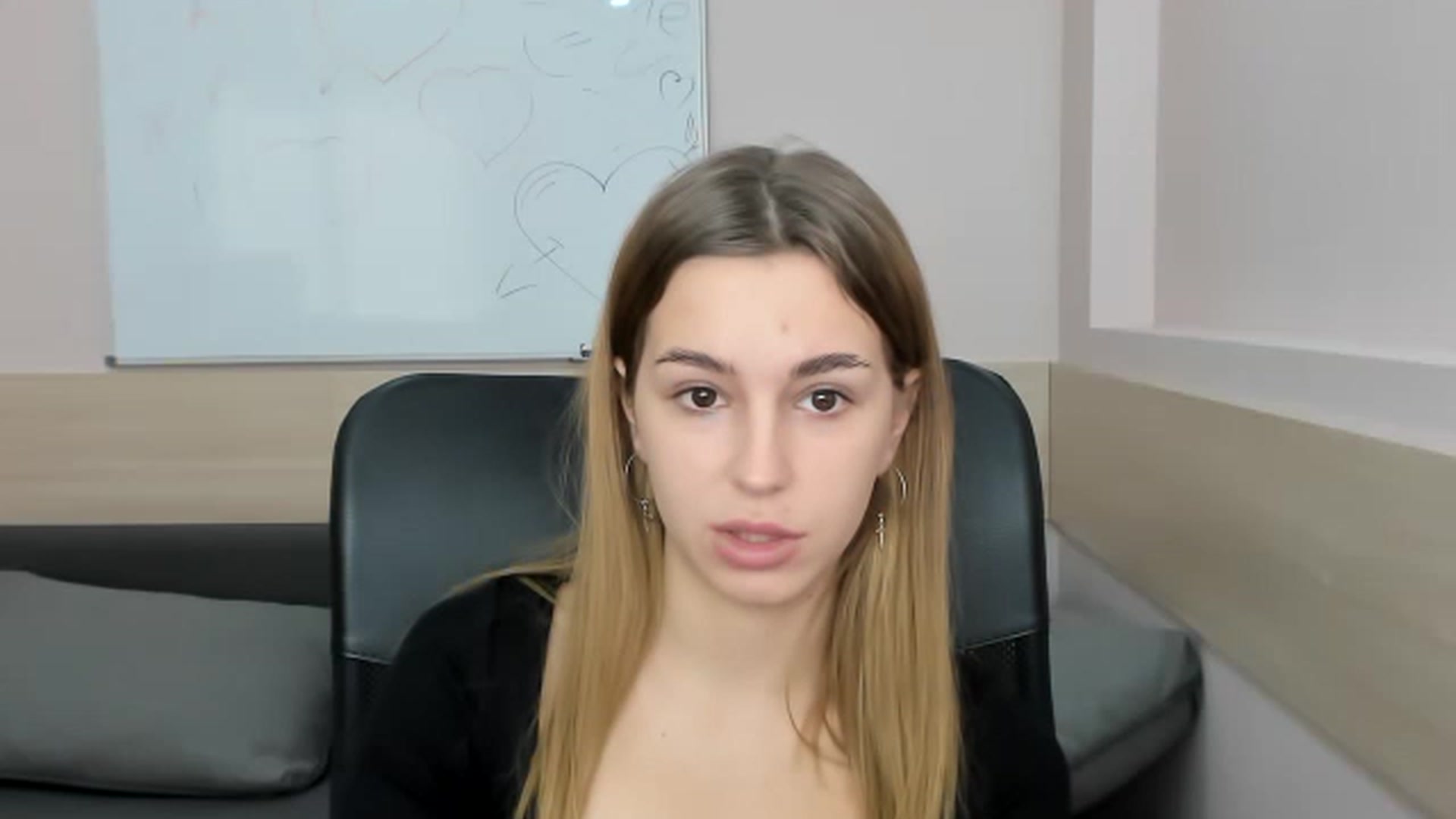 Gallery image thumbnail from Alice_Graysi's myfreecams stream on, 02/25/2023, 13:21 image 6 of 20